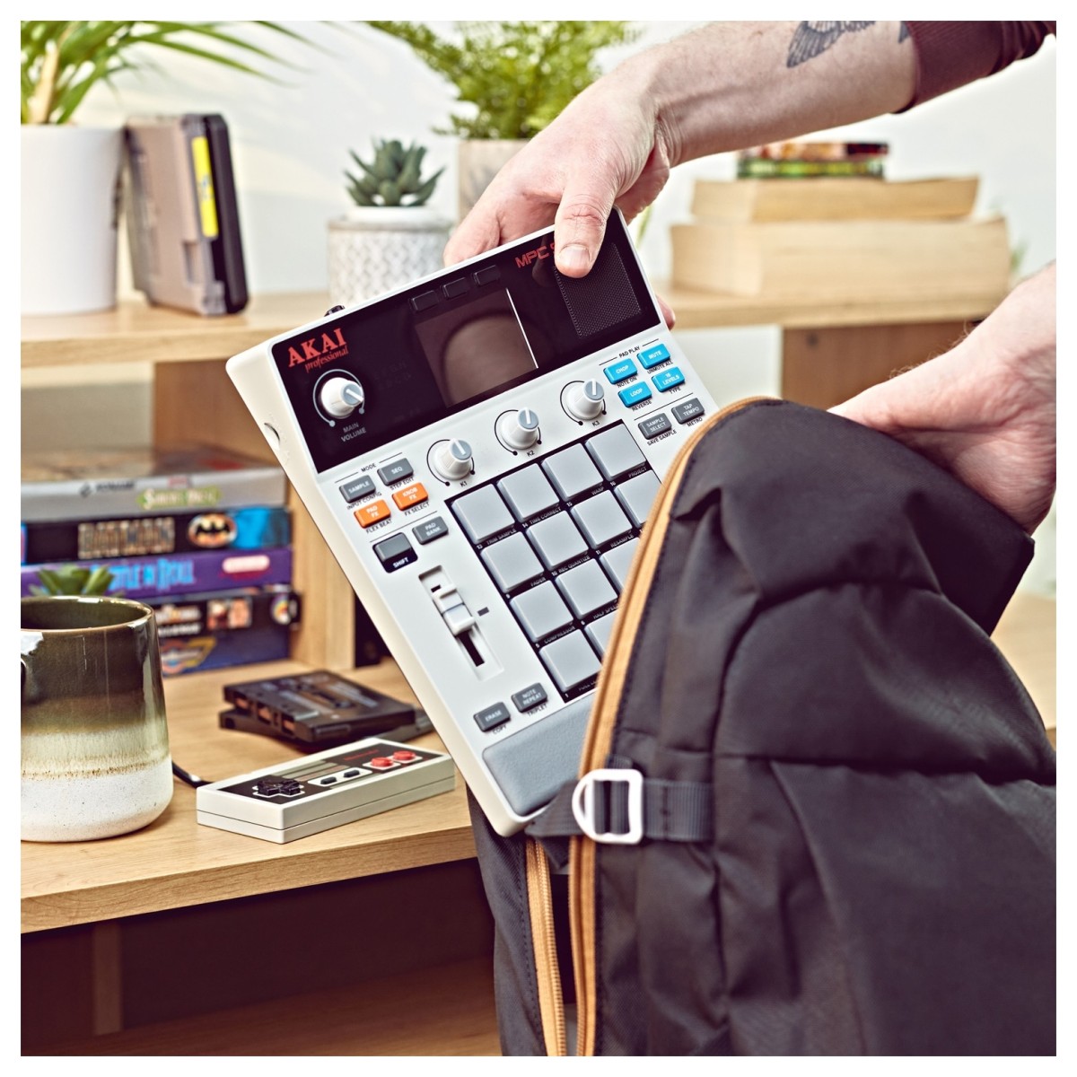 akai-professional-mpc-sample-standalone-sequencer_69ce4c7f87a41.jpg