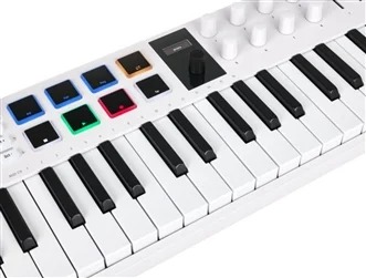 arturia-minilab-37-white_6a4bbe324e4b5.jpg
