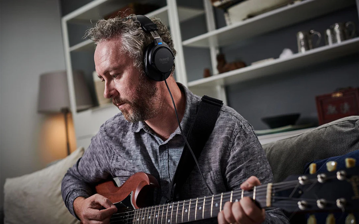 bauscultadores-headphones-alta-fidelidade-pretos-roland-rh-200-profissionais-estudio-guitarra-bateria-pianos-sintetizadores-best-seller-b_6800c2151b764.png