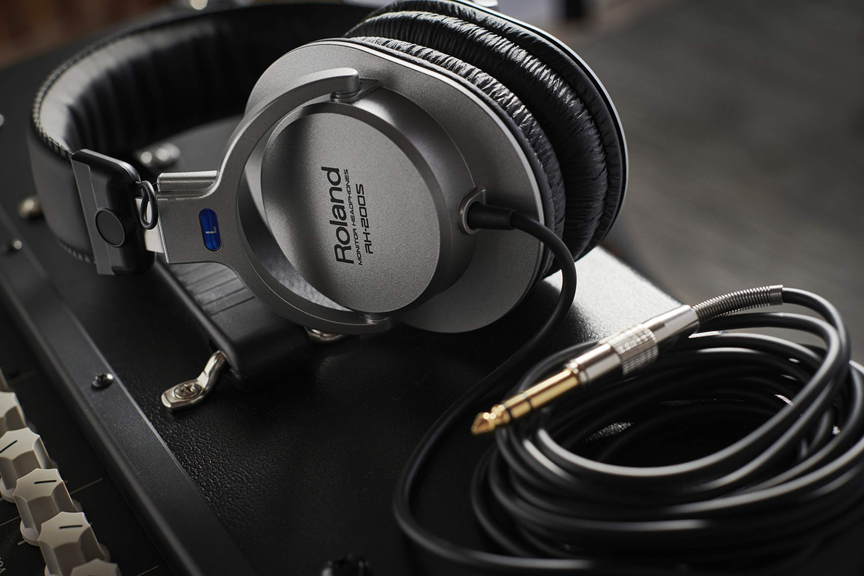 bauscultadores-headphones-alta-fidelidade-roland-rh-200s-silver-prateados-profissionais-estudio-guitarra-bateria-pianos-sintetizadores-dj-best-seller-b_6800b700223fb.png