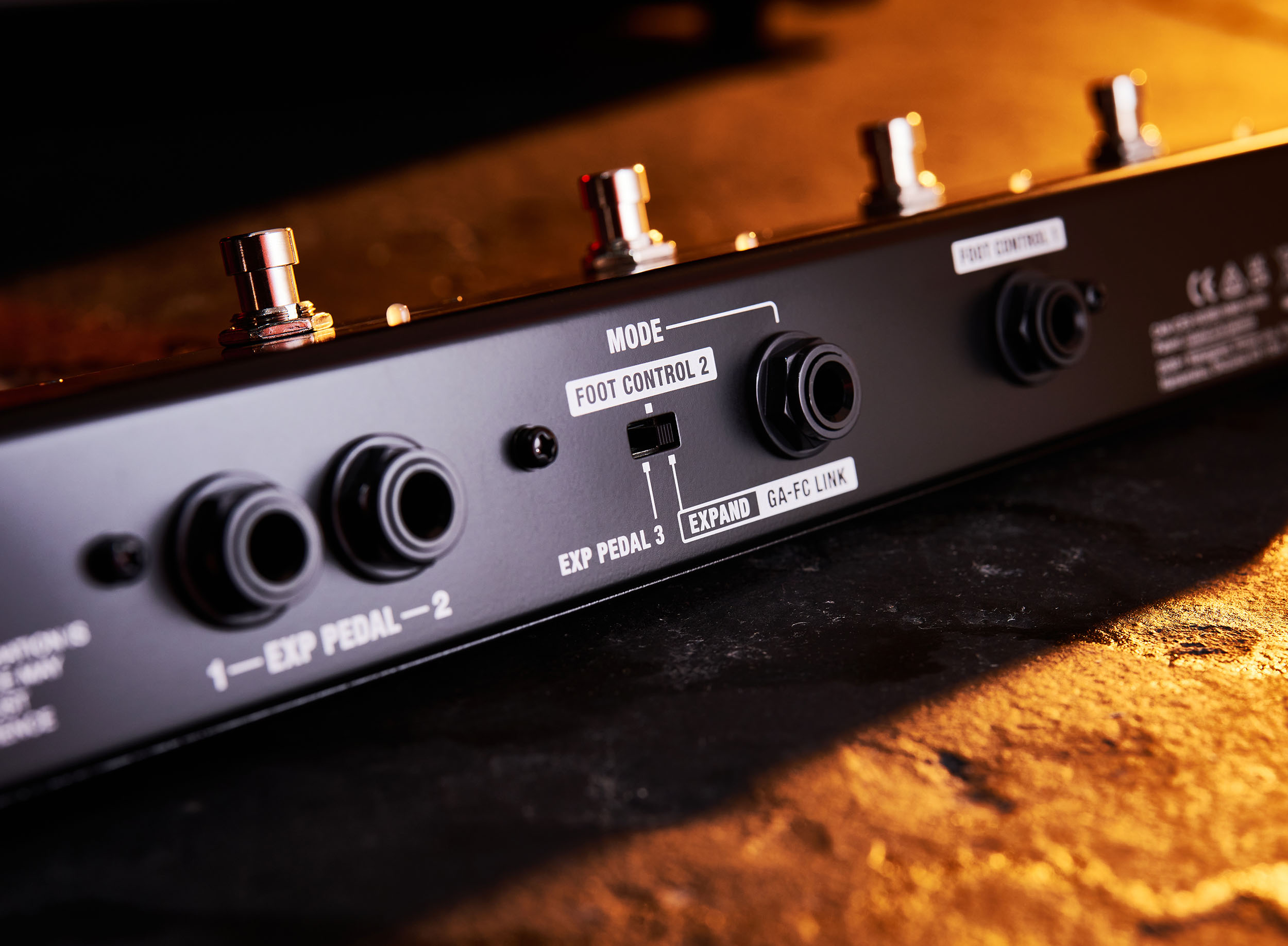 bboss-ga-fc-ex-pedaleira-controlo-para-amplificadores-combos-boss-b_683dc10338b0c.jpg