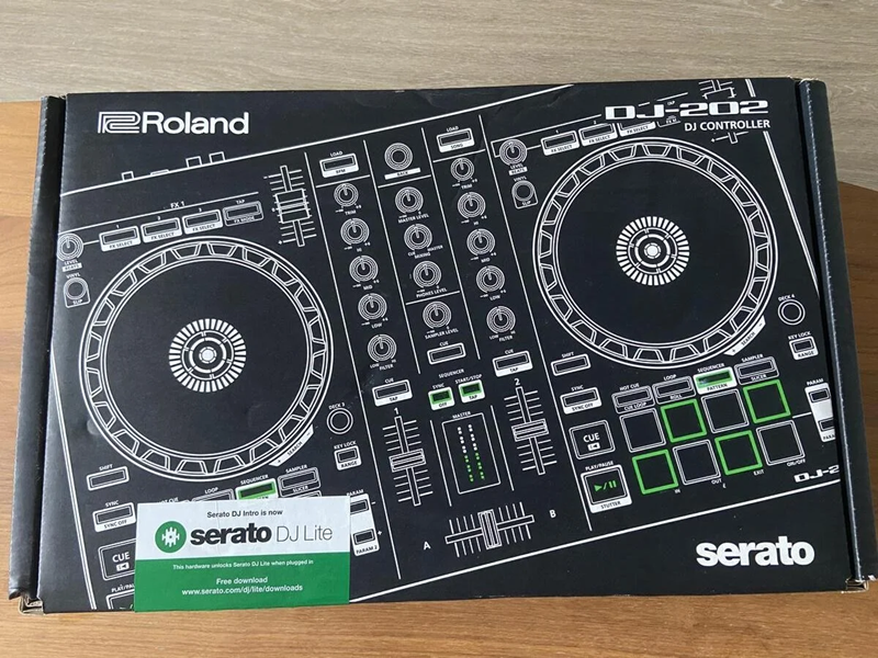 bdeluxe-dj-pack-roland-dj-202-controlador-dj-bolsa-roland-cb-bdj202-serato-dj-intro-b_67fea5d5b32f9.png