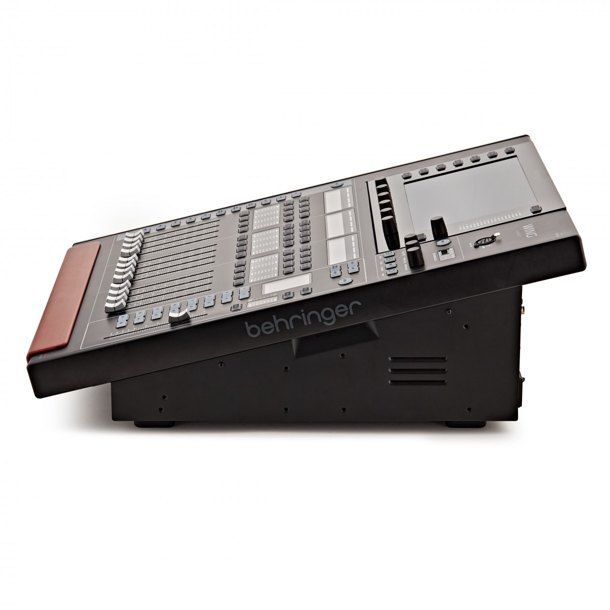 behringer-wing-compact_6908e19bcb298.jpg