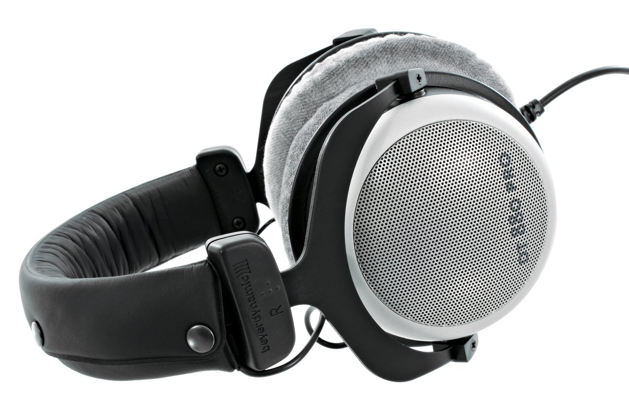 beyerdynamic-dt-880-pro_5ae18cc5aa084.jpg