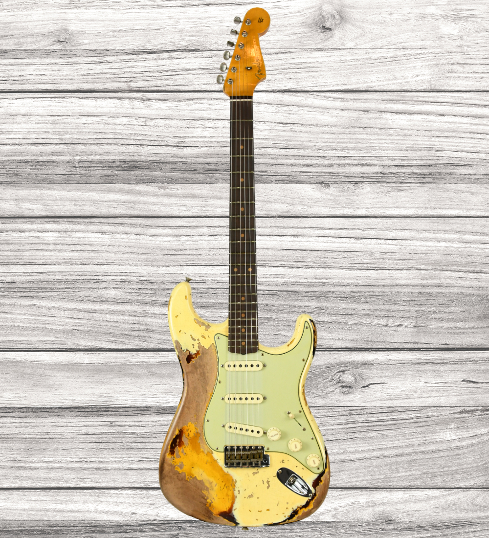bfender-custom-shop-limited-edition-59-strat-b-super-heavy-relic-aged-vintage-white-over-chocolate-3-color-sunburst_64a69876ea64c.jpg