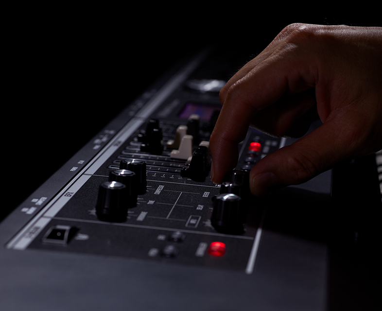 bpack-electric-organ-roland-vr-09b-saco-transporte-almofadado-roland-cb-b61-b_68187f6cc6fb6.png