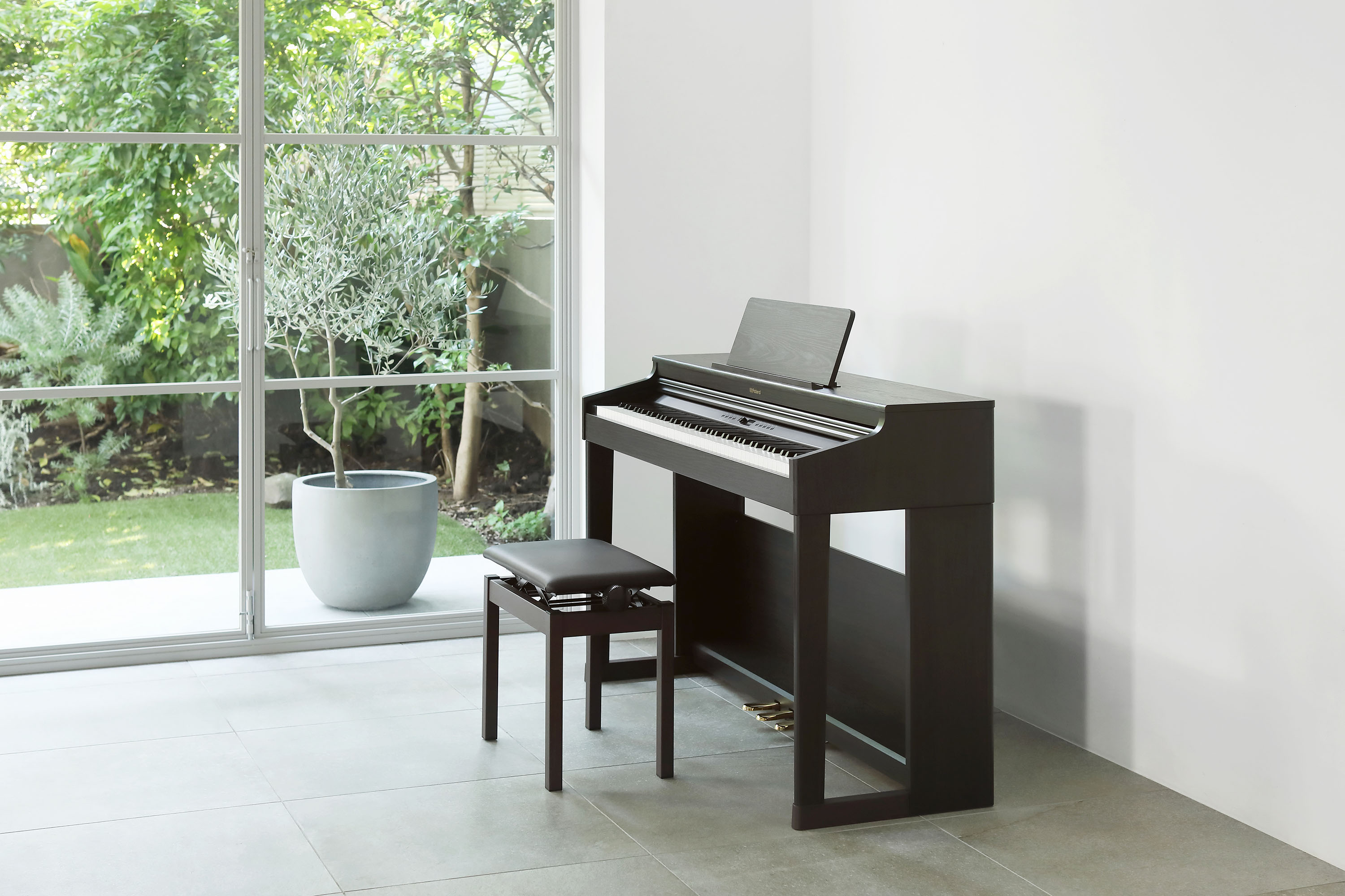 broland-rp701-cb-piano-eletronico-preto-usb-bluetooth-88-teclas-app-roland-piano-b_683c491b3fe97.jpg