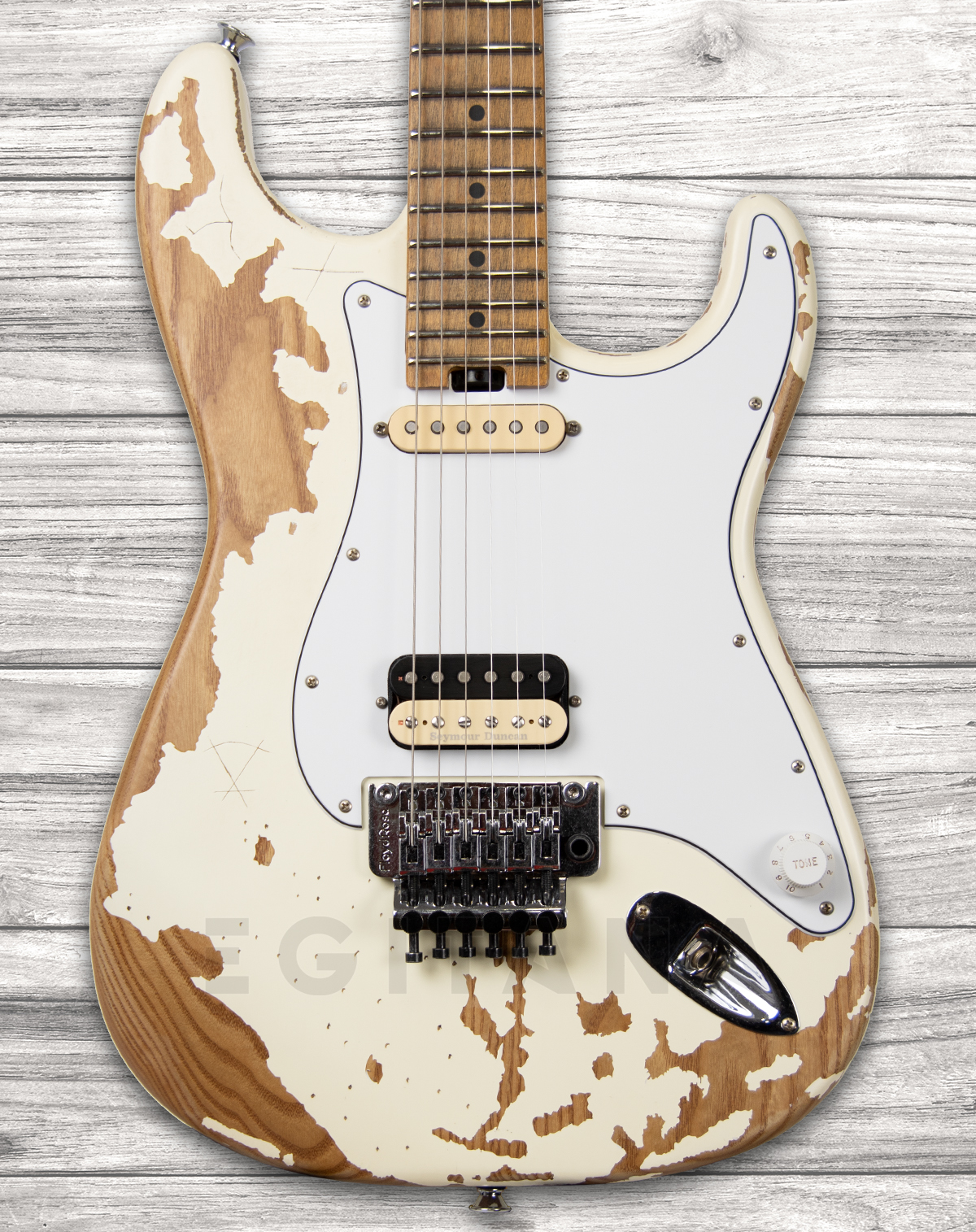 charvel-henrik-danhage-ltd-signature-pro-mod-so-cal-style-1-white-relic_60104b22ca561.jpg