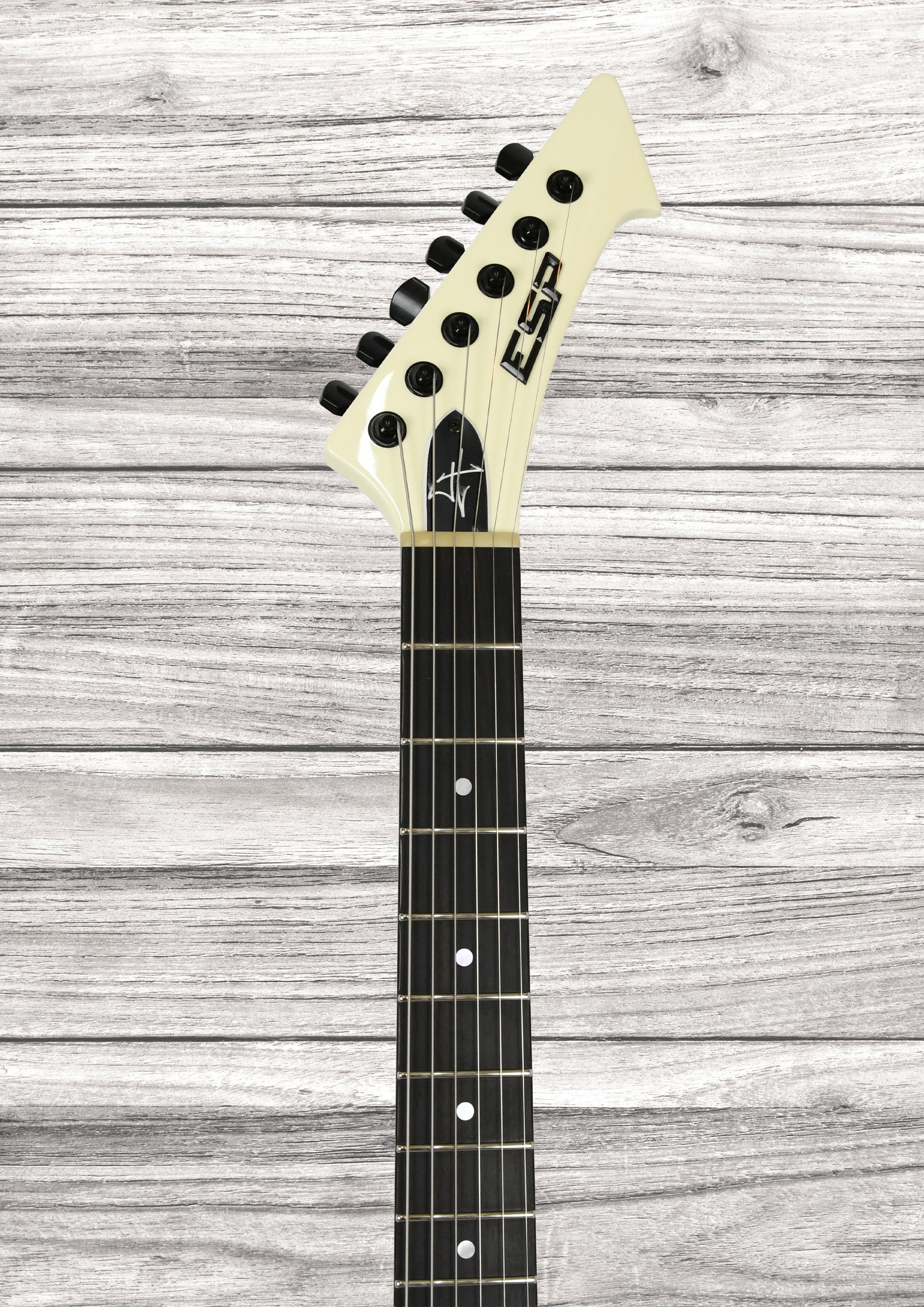 esp-ltd-james-hetfield-signature-vulture-olympic-white_6a6cb282ce214.jpg