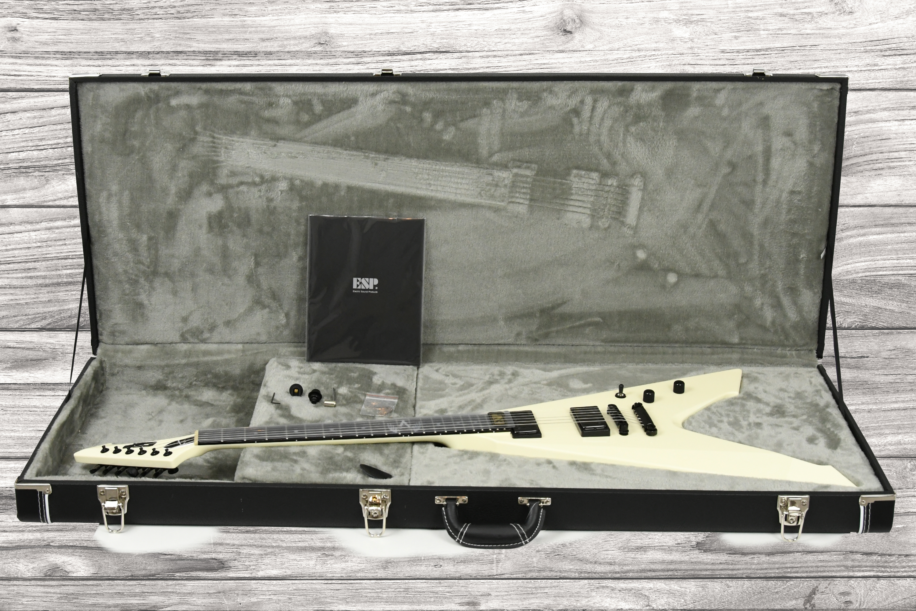 esp-ltd-james-hetfield-signature-vulture-olympic-white_6a6cb29011f26.jpg