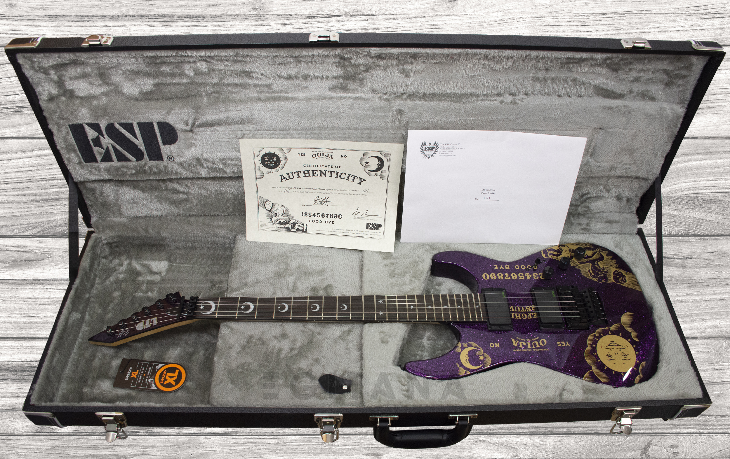 esp-ltd-kirk-hammett-purple-sparkle-ouija-limited-edition_5f2ac9c78a1b1.jpg