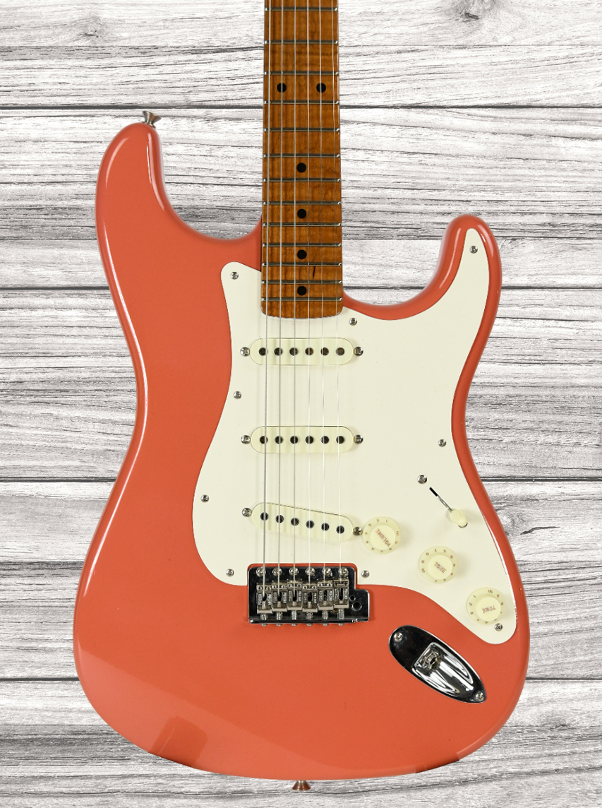 fender-2023-limited-edition-roasted-50s-dlx-closet-classic-1-piece-4a-roasted-flame-maple-faded-aged-tahitian-coral_6675429791382.jpg