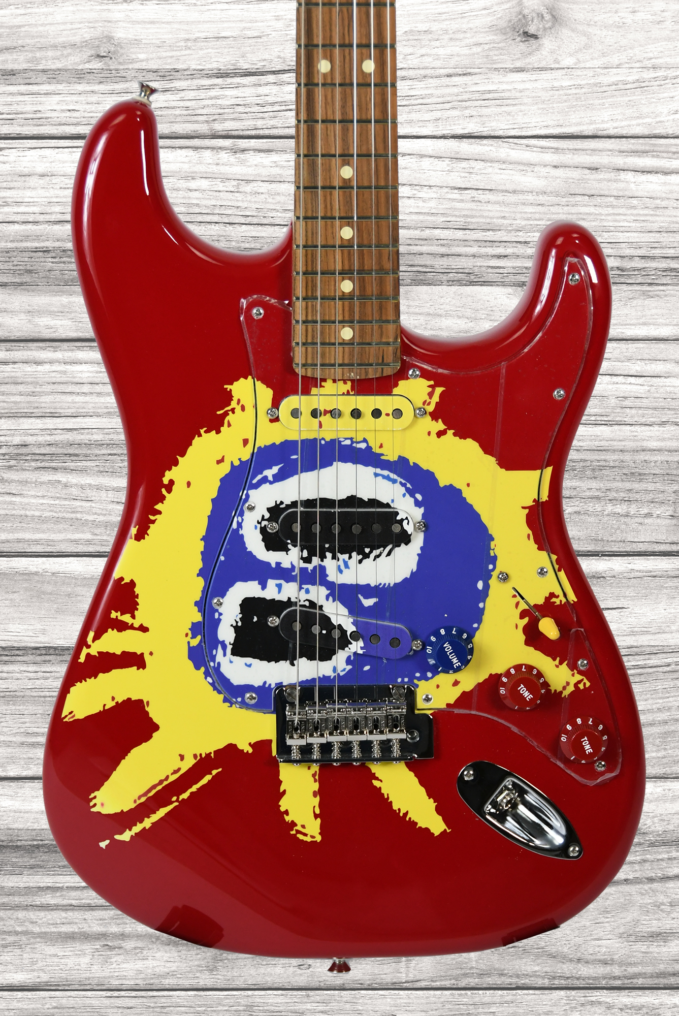 fender-30th-anniversary-screamadelica-pau-ferro-fingerboard-custom-graphic_637e4d58f11ce.jpg