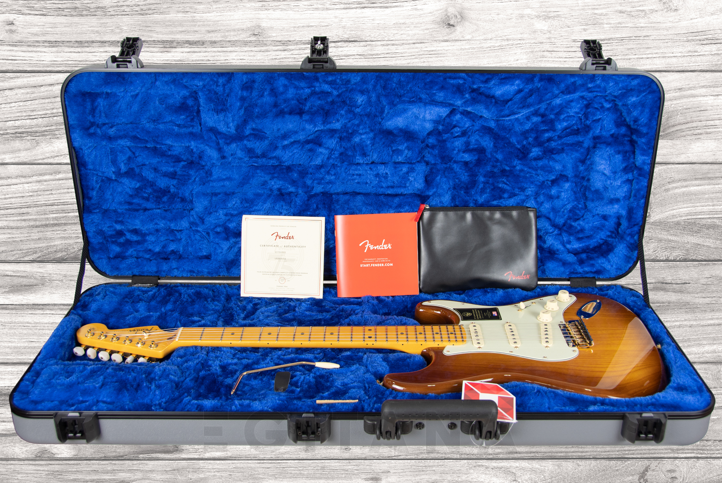 fender-75th-anni-com-strat-mn-2bb_60c742c11537a.jpg