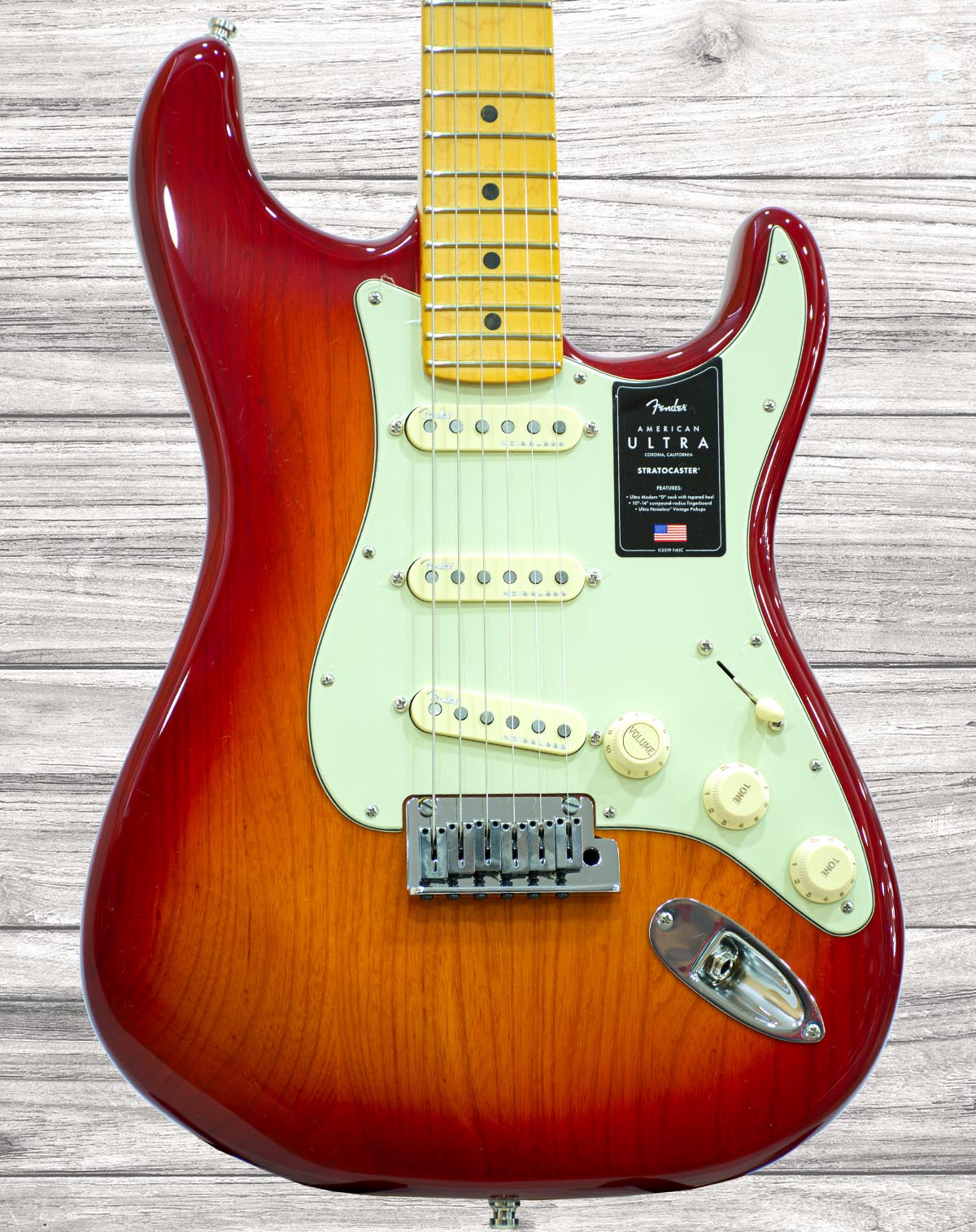 fender-am-ultra-strat-mn-prb_5edf9713121ef.jpg