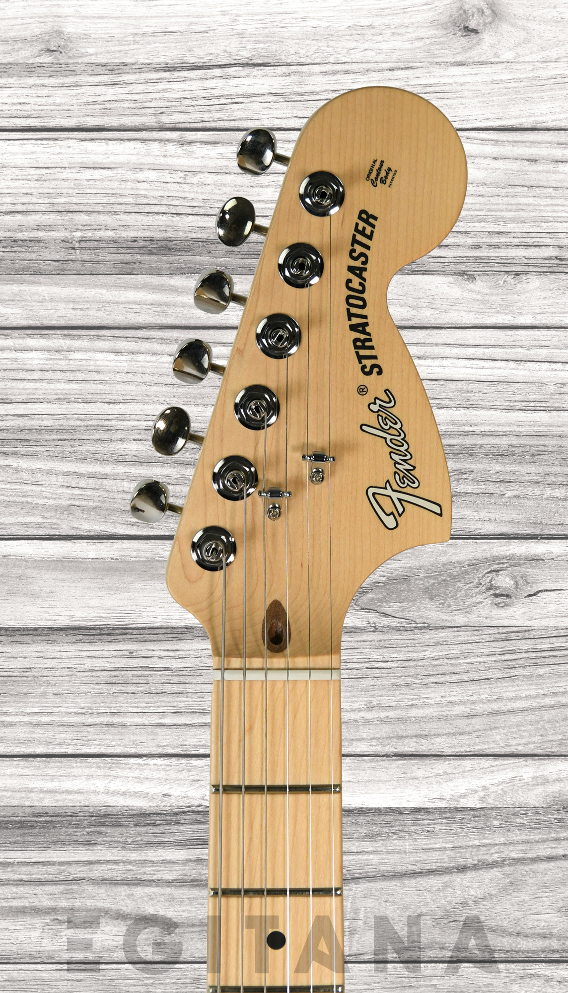 fender-american-performer-walnut-maple-limited-edition_6357bc261c040.jpg