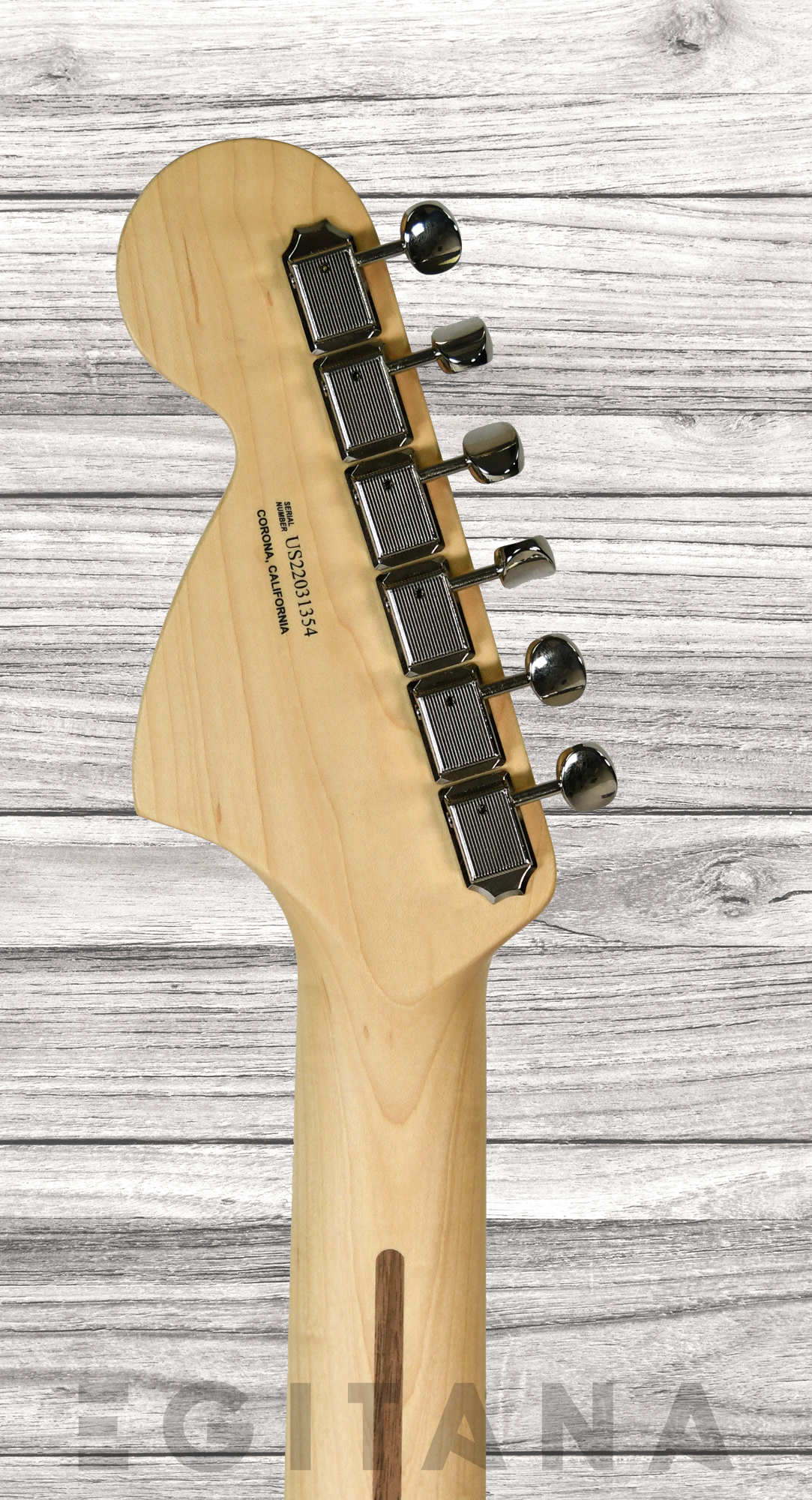 fender-american-performer-walnut-maple-limited-edition_6357bc2a240c7.jpg