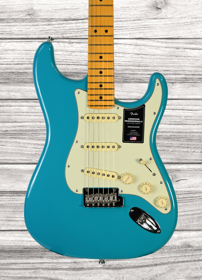 fender-american-pro-ii-strat-mn-mbl_6436d7d6afeb1.png