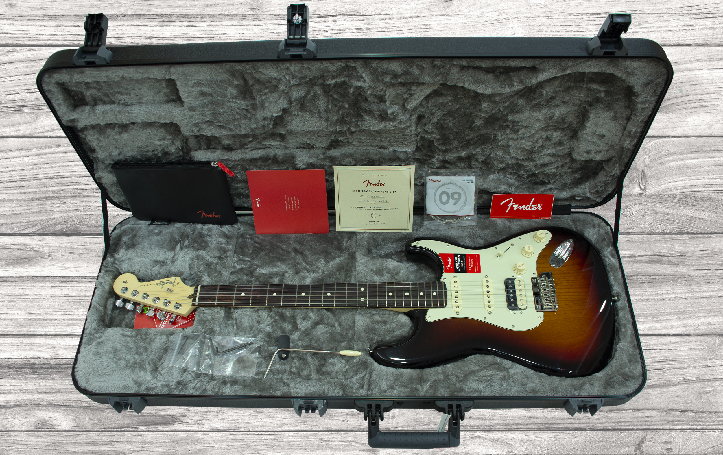 fender-american-pro-stratocaster-hss-shawbucker-rw-3-color-sunburst_5ee790ed0c5ee.jpg