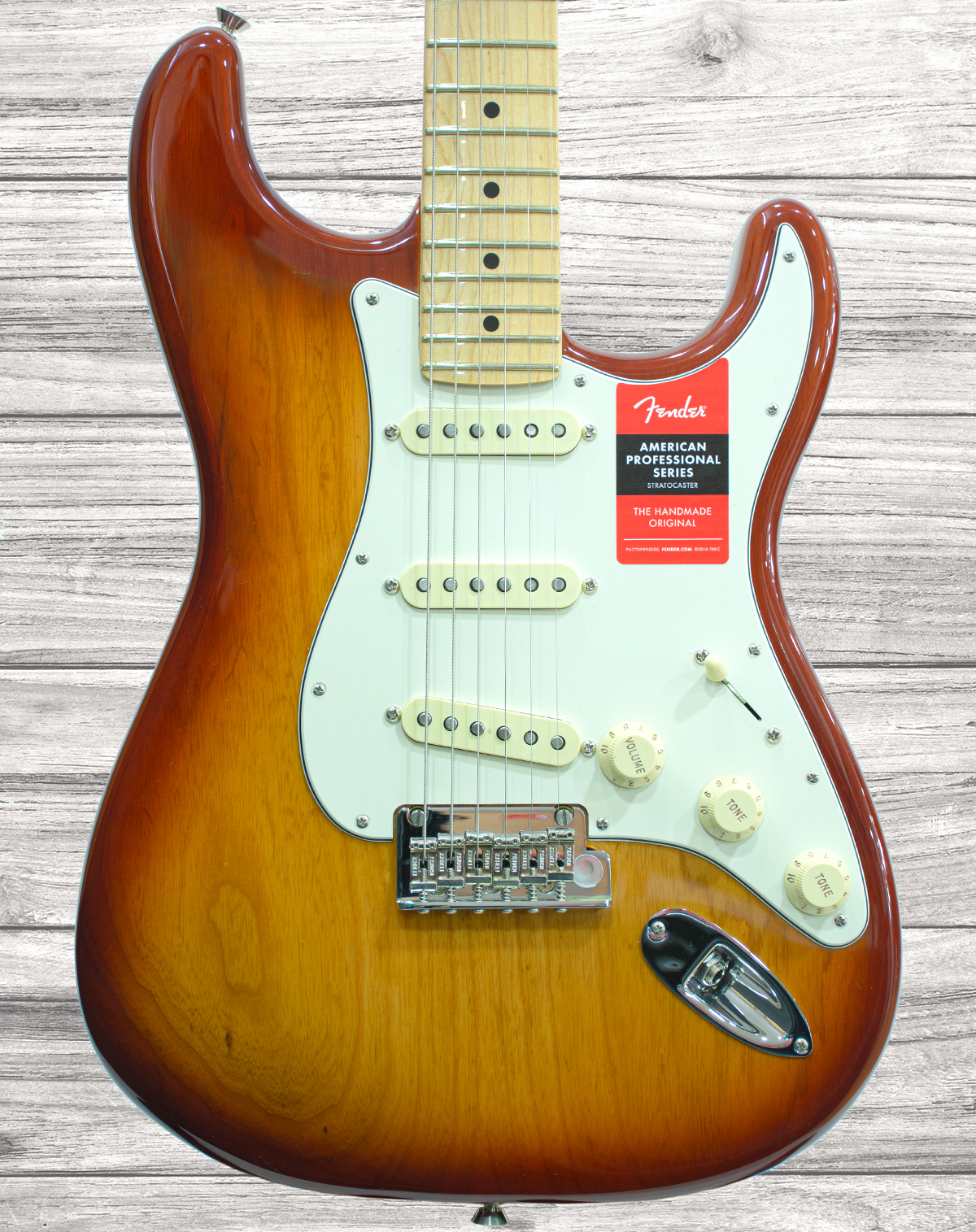 fender-american-pro-stratocaster-mn-sienna-sunburst_5ed8db711e0da.jpg