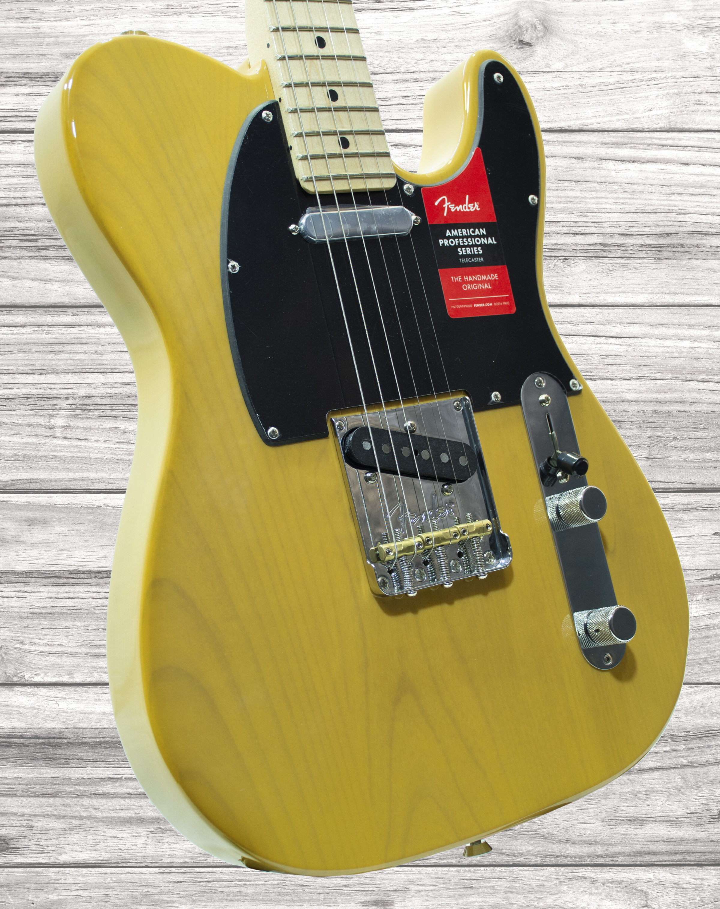 fender-american-pro-telecaster-mn-butterscotch-blonde_5e6bc14d092a5.jpg