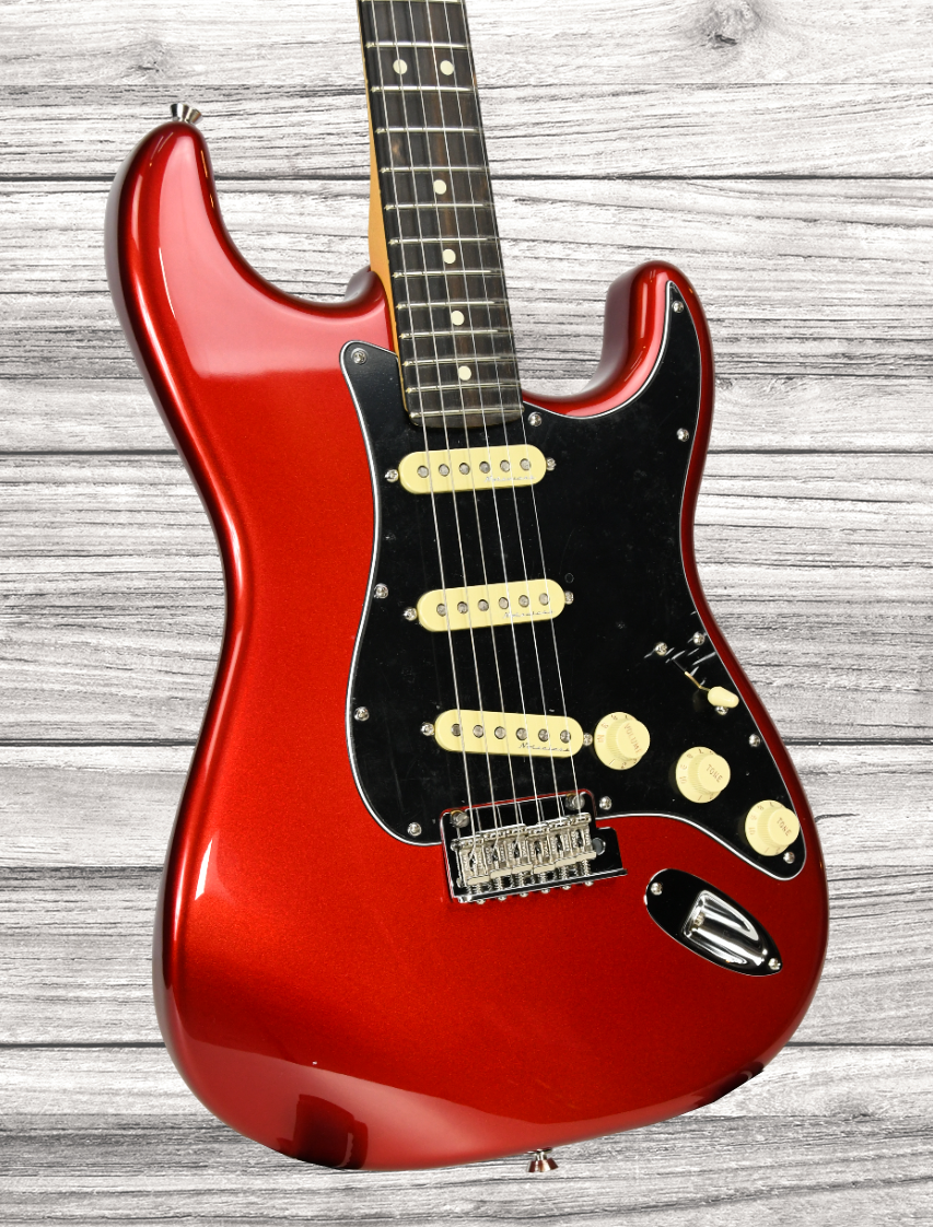 fender-american-professional-ii-candy-apple-red-exclusivo-egitana_66043017b9914.png