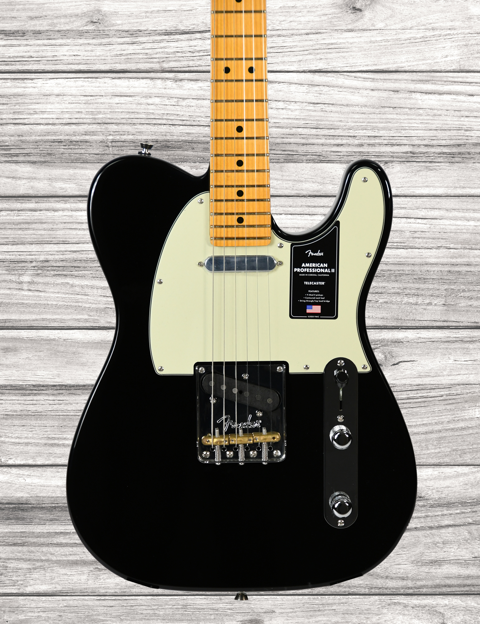 fender-american-professional-ii-maple-fingerboard-black_637648cbb7f35.jpg