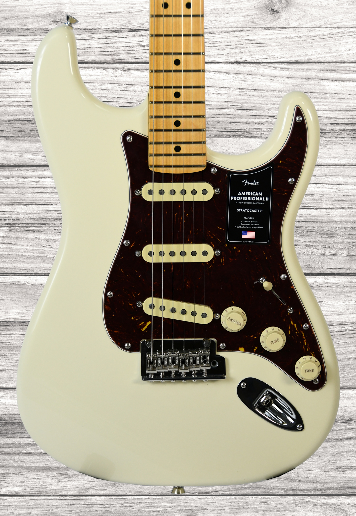 fender-american-professional-ii-maple-fingerboard-olympic-white_637df5a686101.jpg