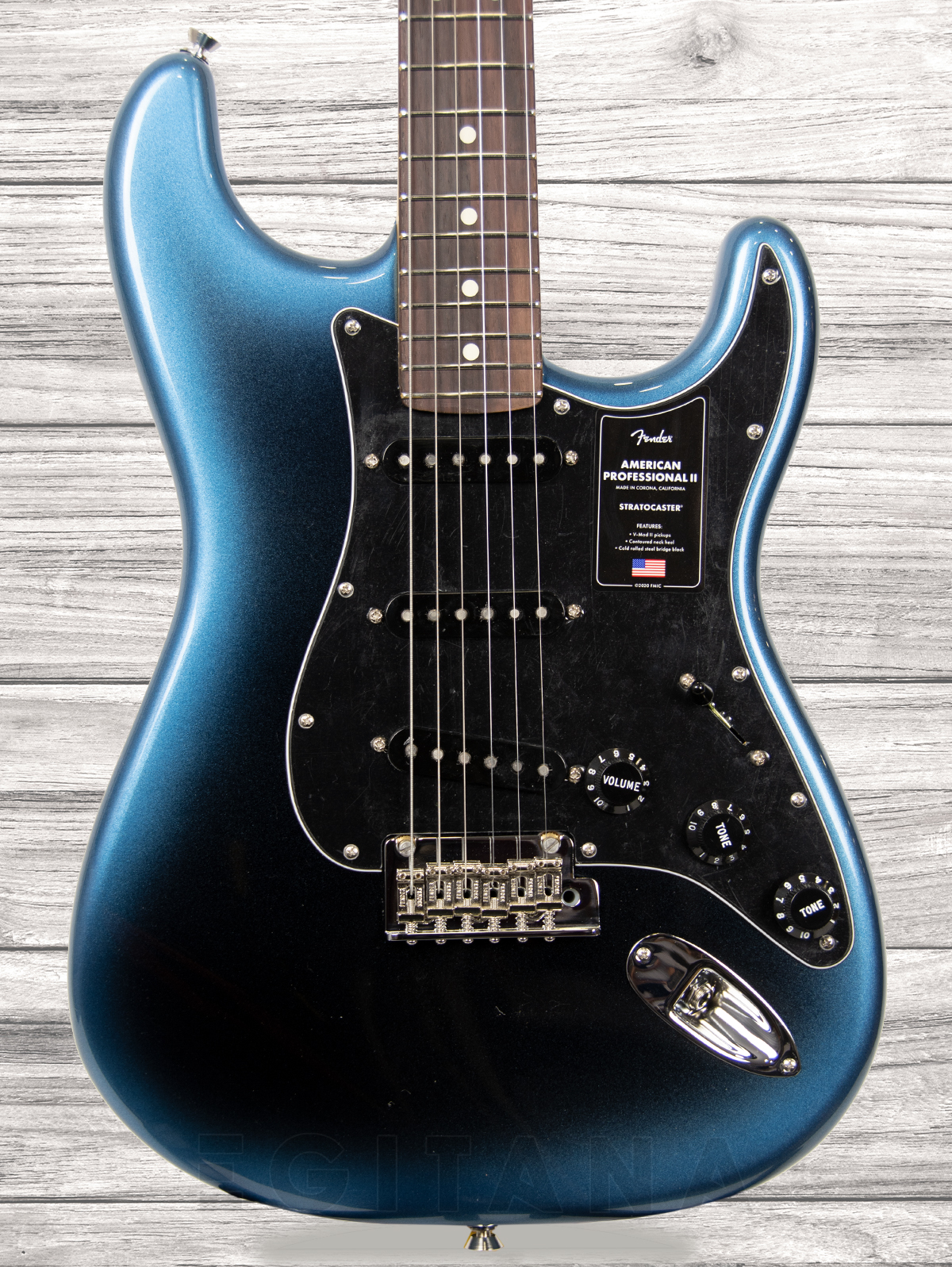 fender-american-professional-ii-strat-rw-dark-night_6218eada02b1c.jpg