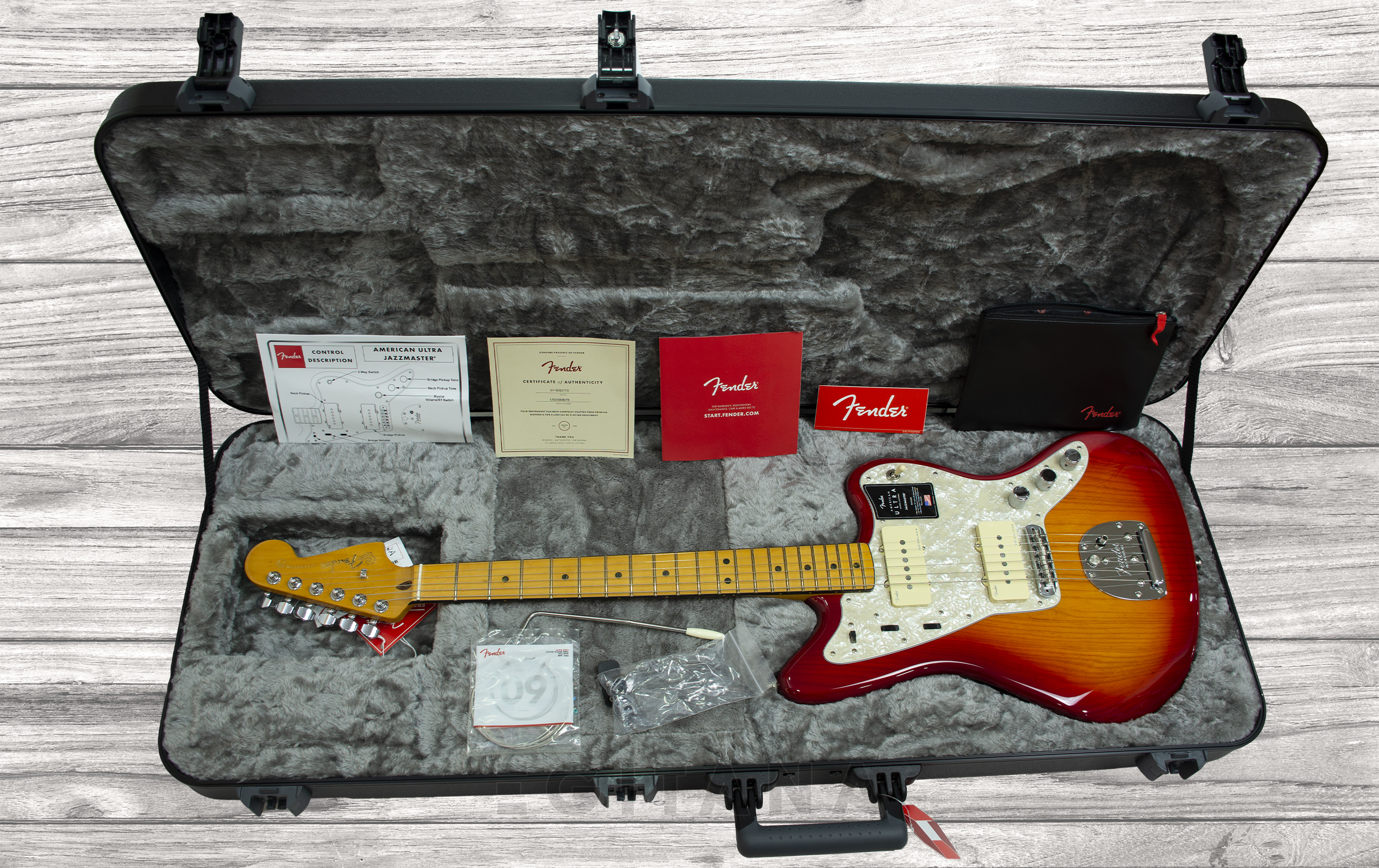 fender-american-ultra-jazzm-mn-prb_5ef235bb51be3.jpg