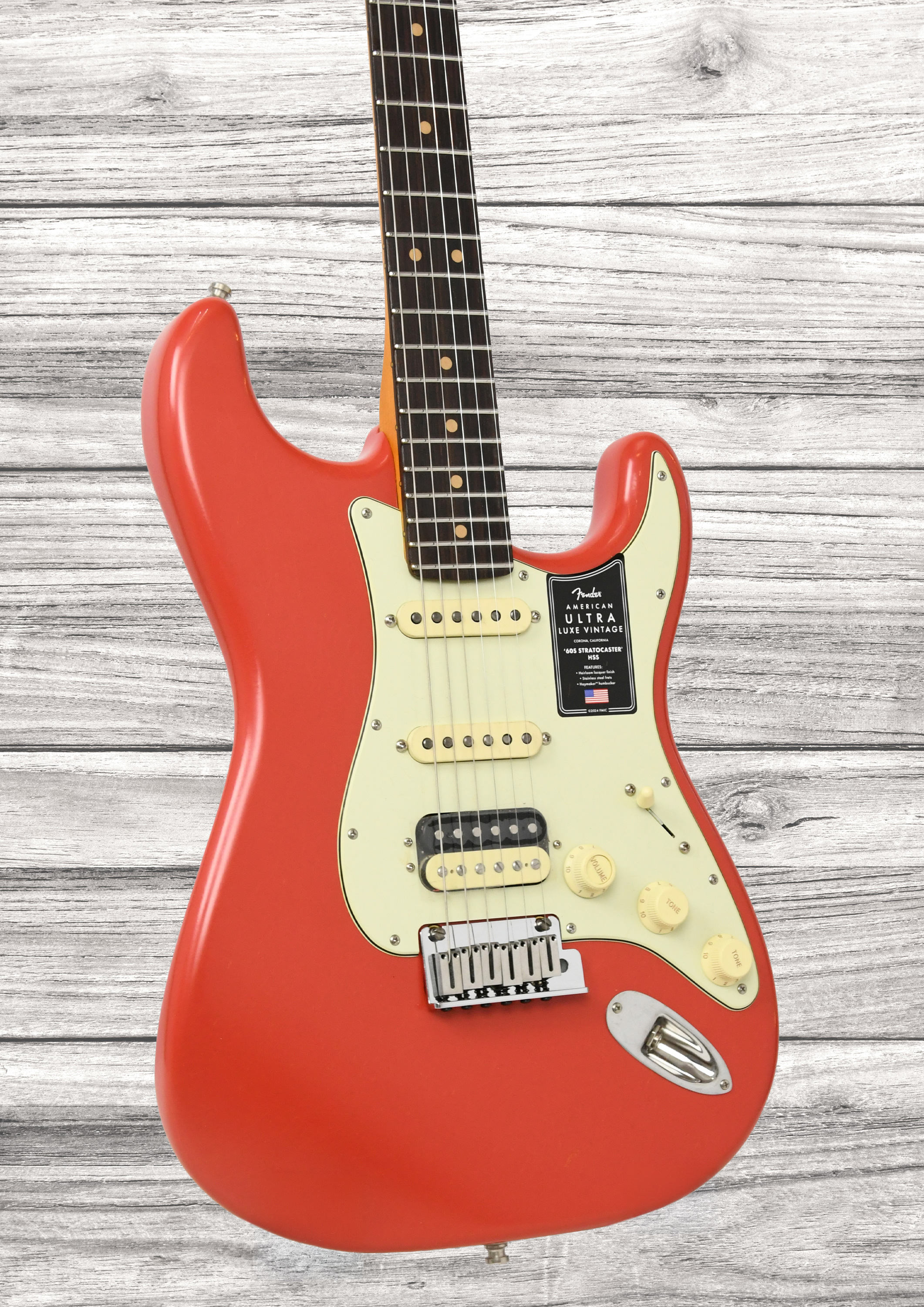 fender-american-ultra-luxe-vintage-60s-stratocaster-hss-fiesta-red_6a6c774f9ffb5.jpg