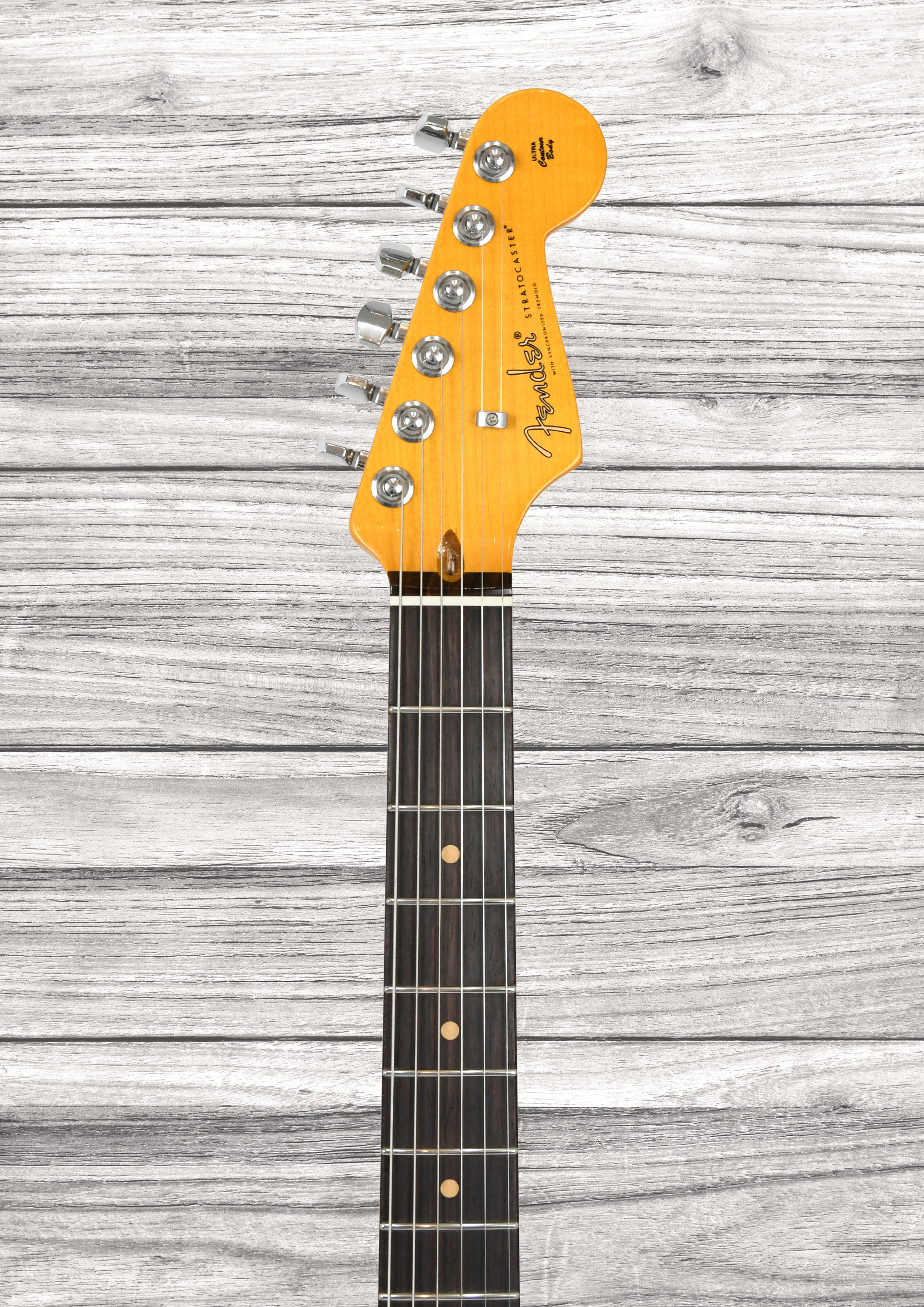 fender-american-ultra-luxe-vintage-60s-stratocaster-hss-fiesta-red_6a6c7754e4e13.jpg
