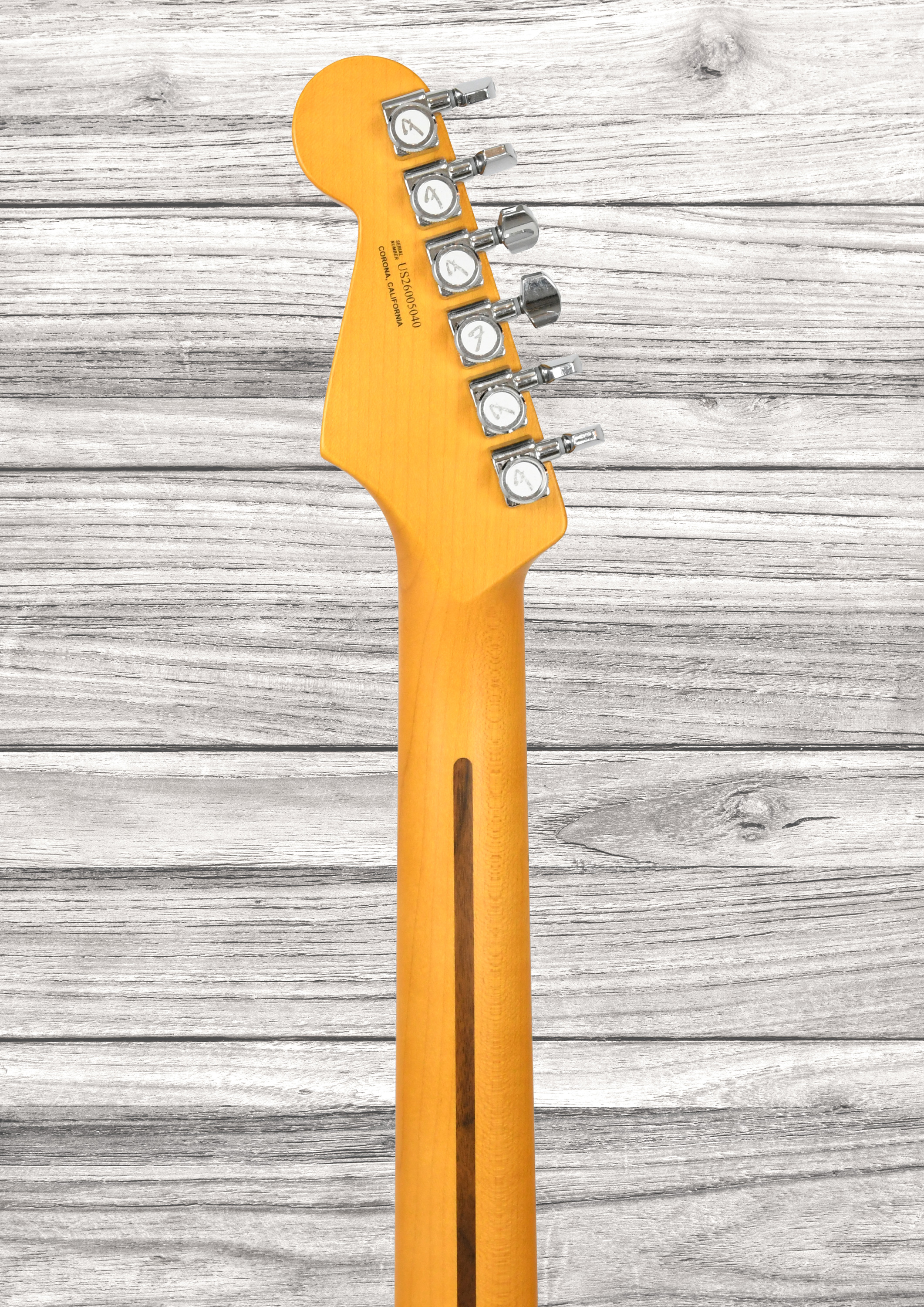 fender-american-ultra-luxe-vintage-60s-stratocaster-hss-fiesta-red_6a6c77578aea2.jpg