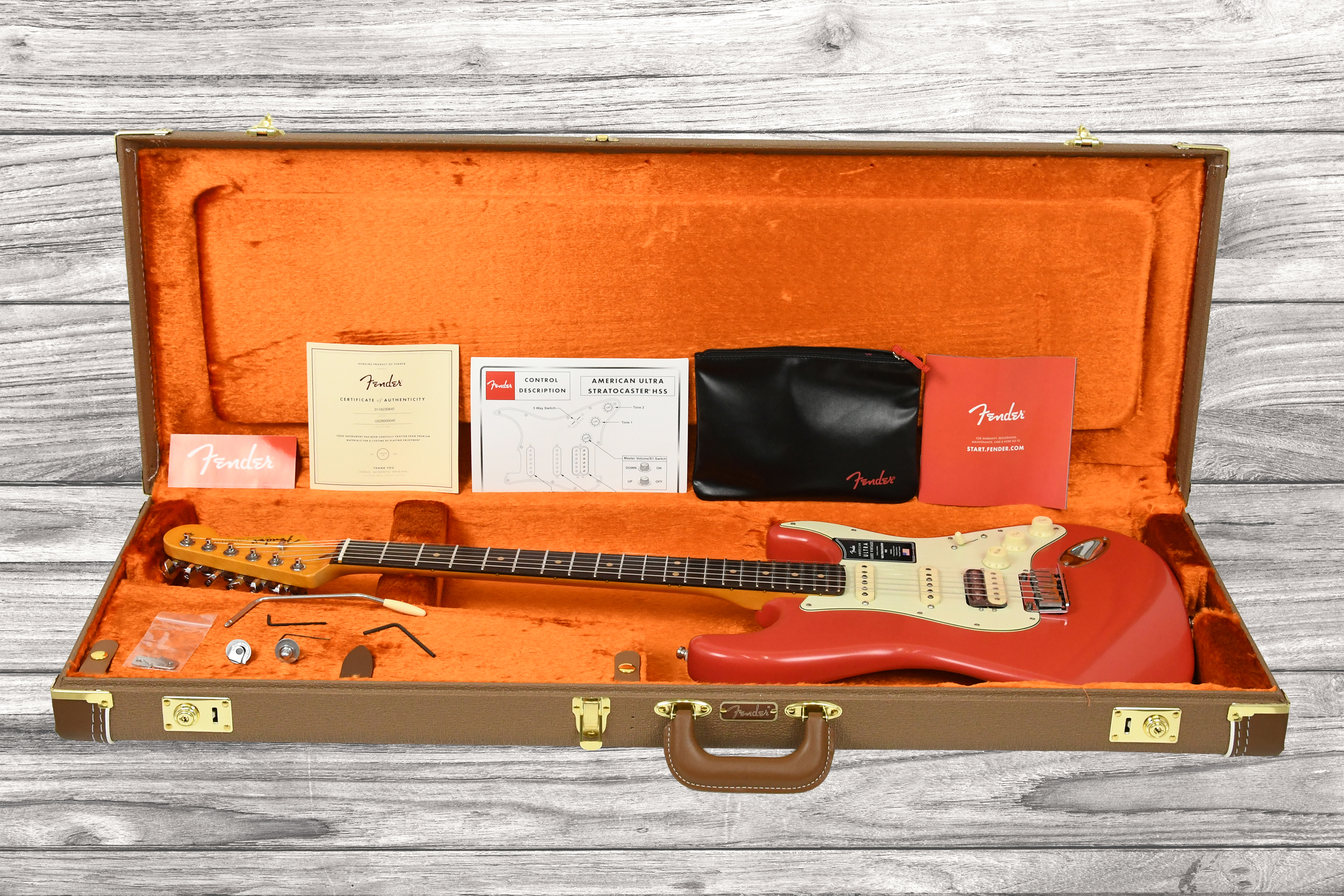fender-american-ultra-luxe-vintage-60s-stratocaster-hss-fiesta-red_6a6c776205555.jpg