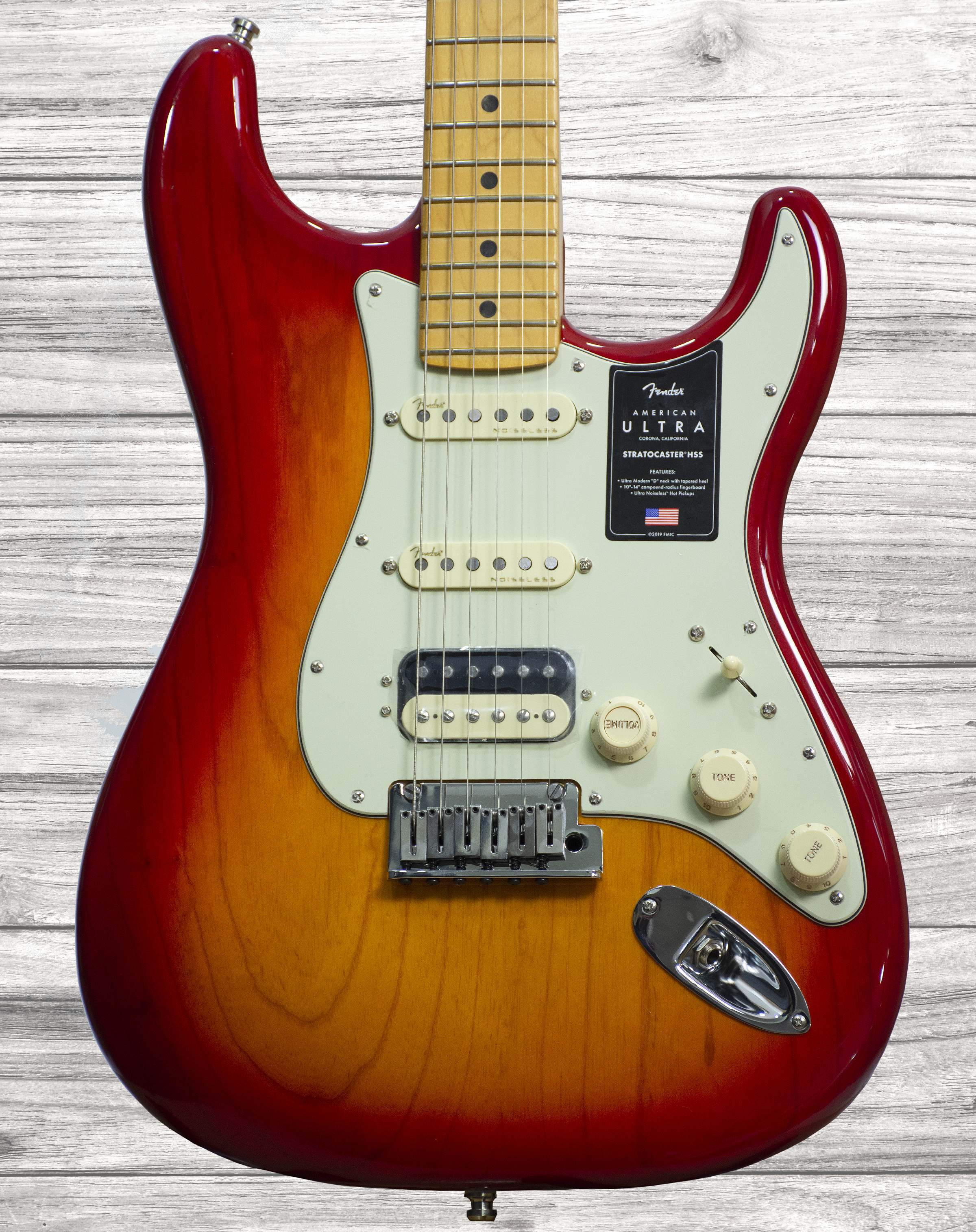 fender-american-ultra-strat-mn-hss-prb_5ea85be6136b4.jpg