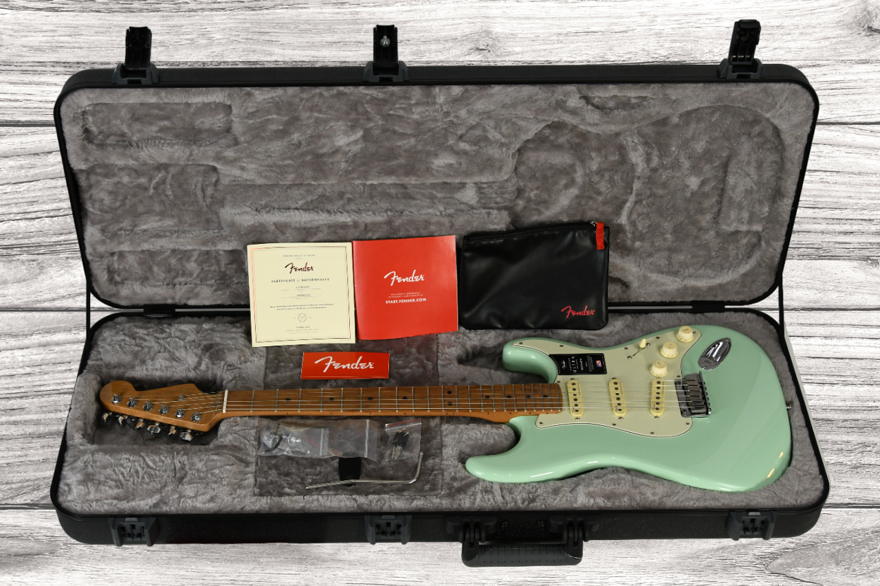 fender-american-ultra-stratocaster-maple-fingerboard-surf-green_66794ae758c90.png