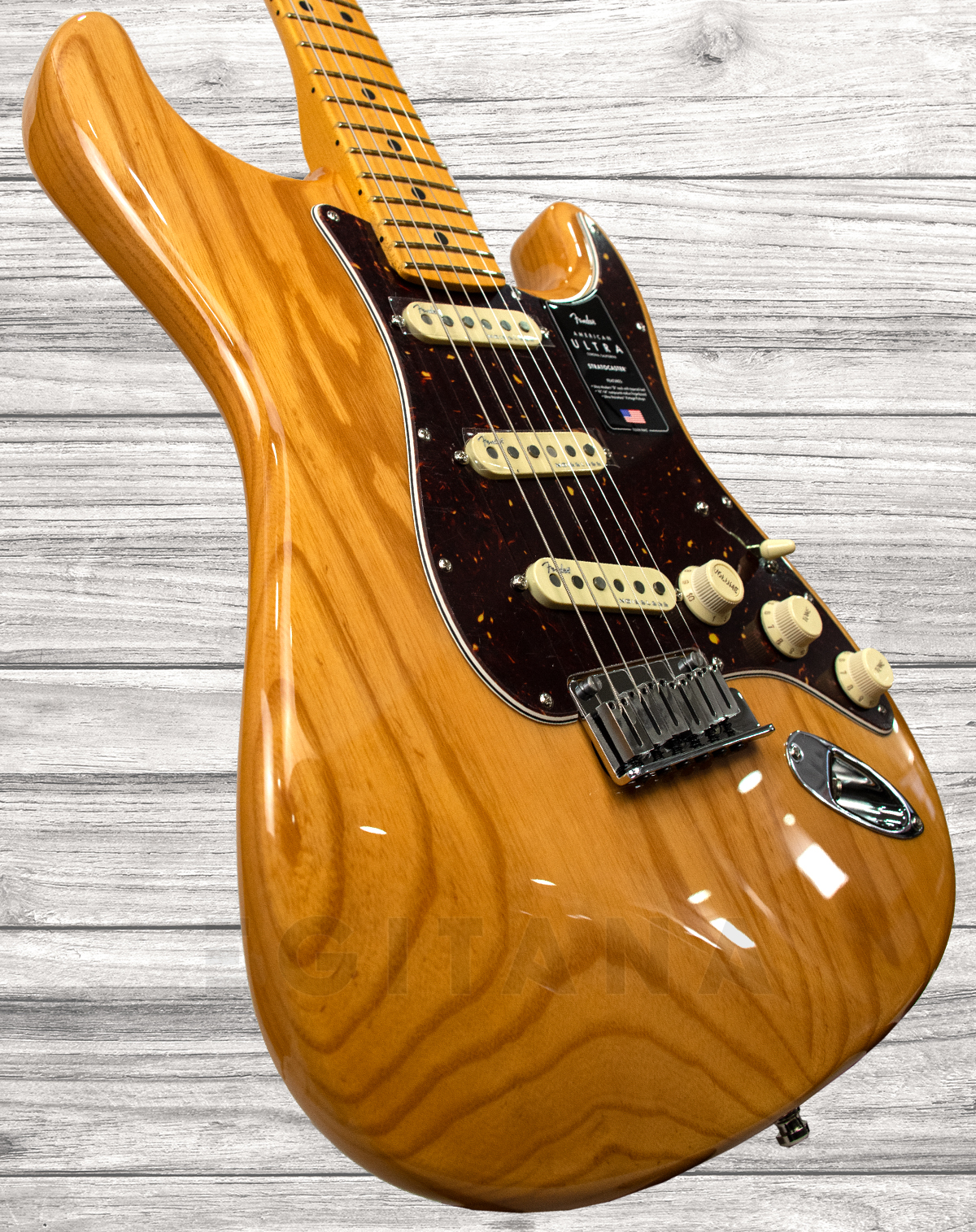 fender-american-ultra-stratocaster-mn-aged-natural_5f15ced6630fa.jpg