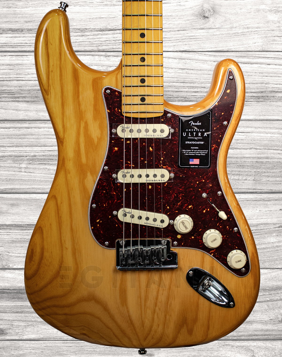 fender-american-ultra-stratocaster-mn-aged-natural_5f15ced76b0e9.jpg