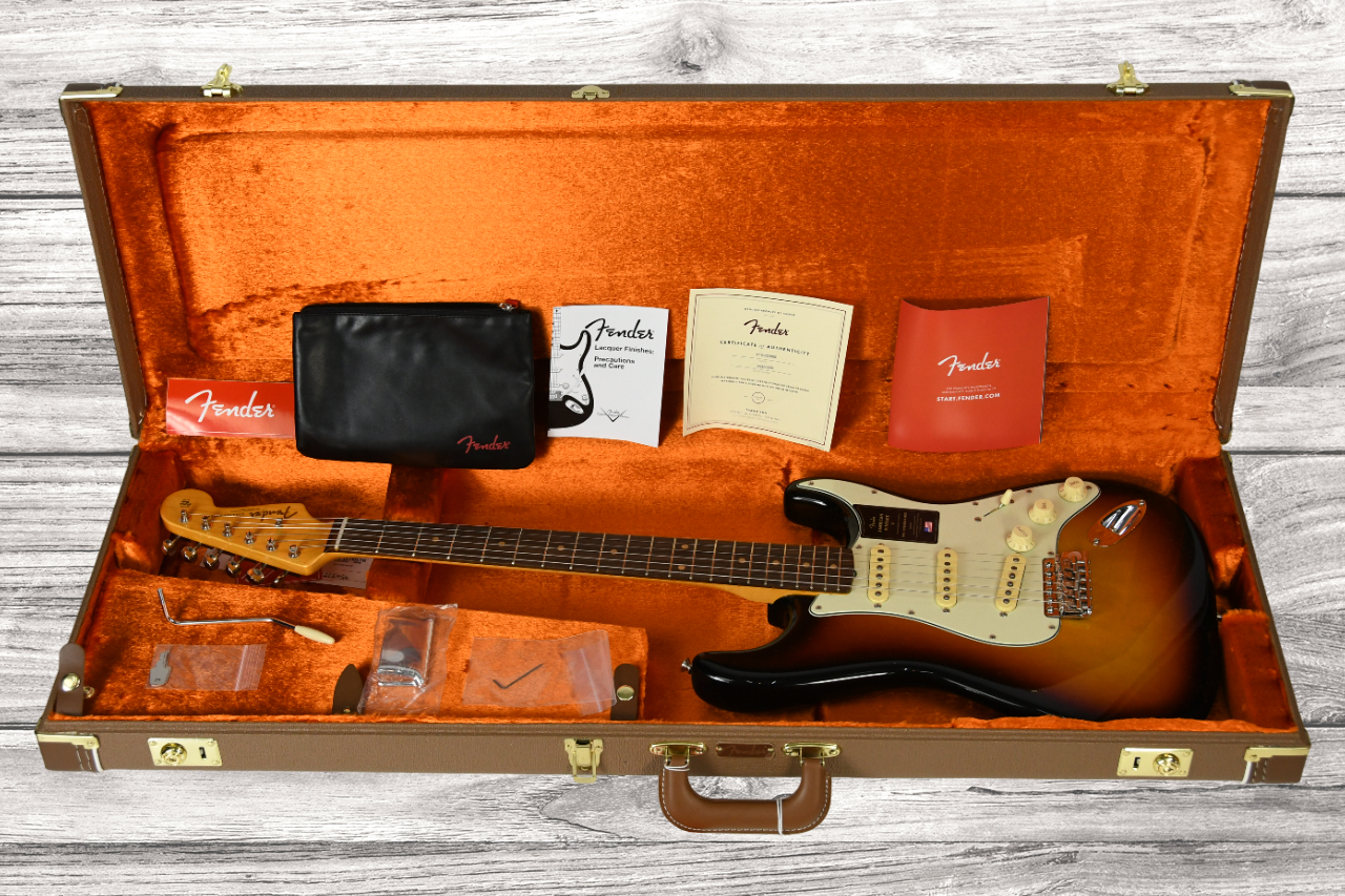 fender-american-vintage-ii-1961-rosewood-fingerboard-3-color-sunburst_65dc707e9c2a4.jpg