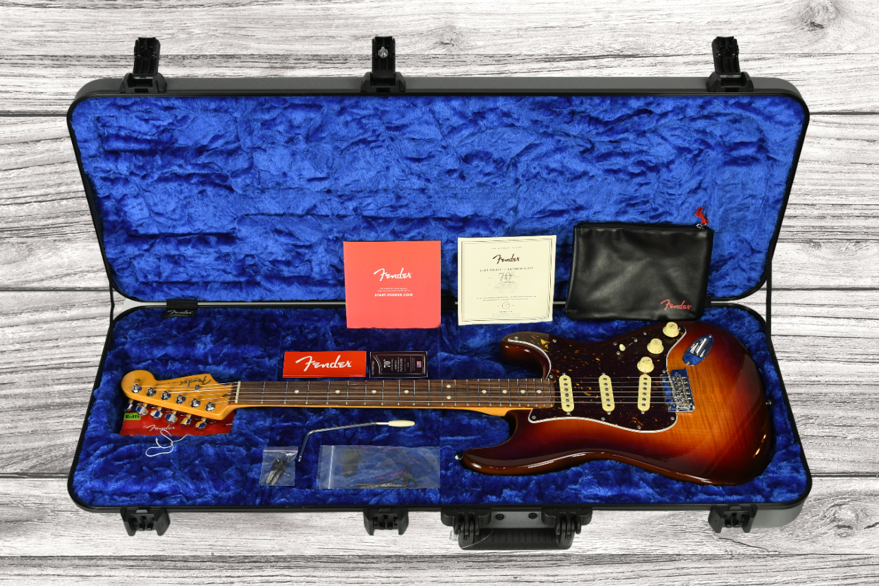 fender-anniv-am-pro-ii-strat-rw-cm_66754f94ce3c3.jpg