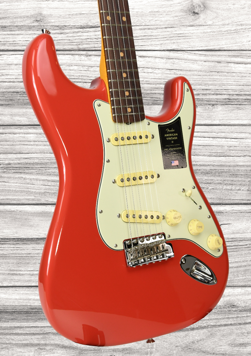 fender-av-ii-61-strat-rw-frd_65dc6ae90c73c.jpg