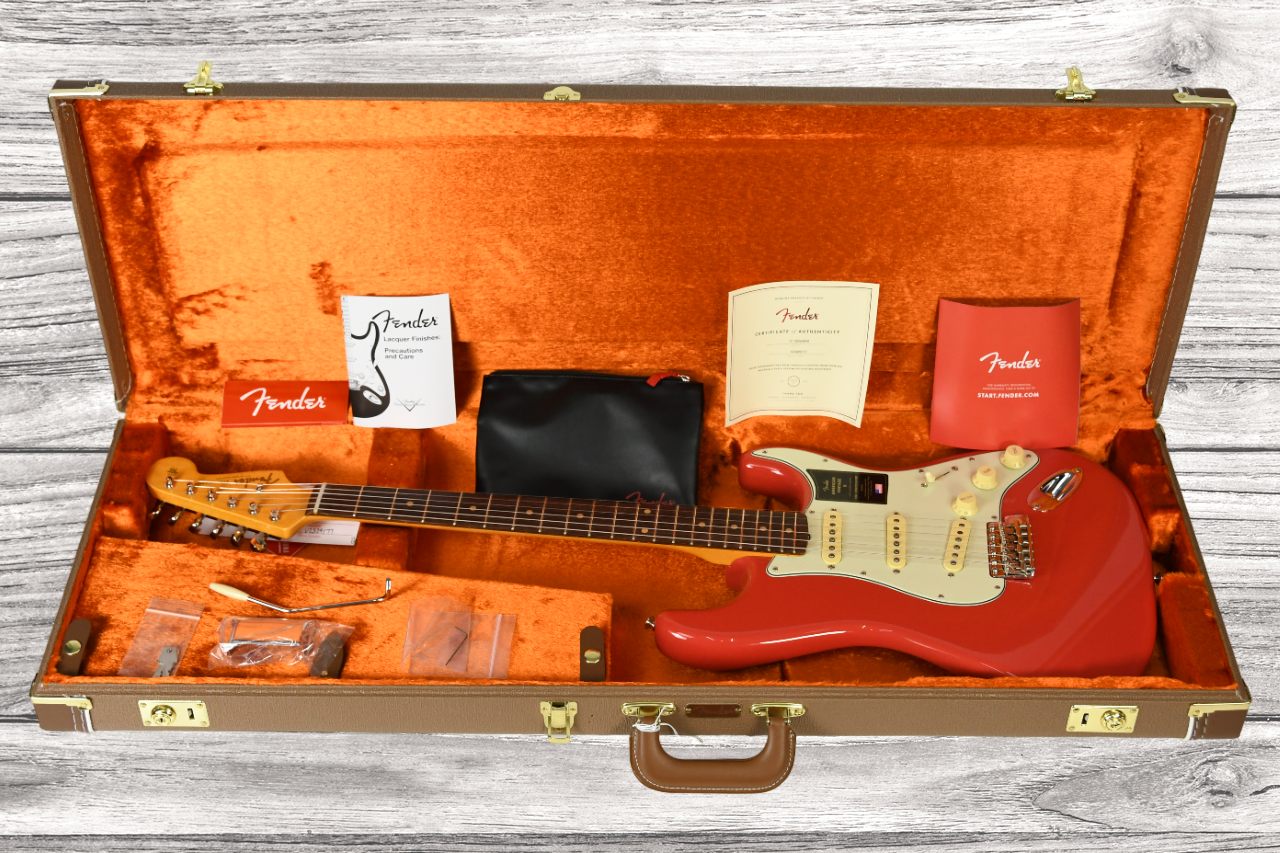 fender-av-ii-61-strat-rw-frd_65dc6b014c628.png