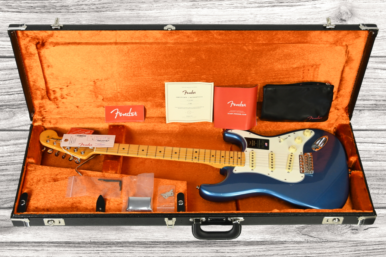 fender-av-ii-73-strat-mn-lpb_667e9448a78c2.jpg