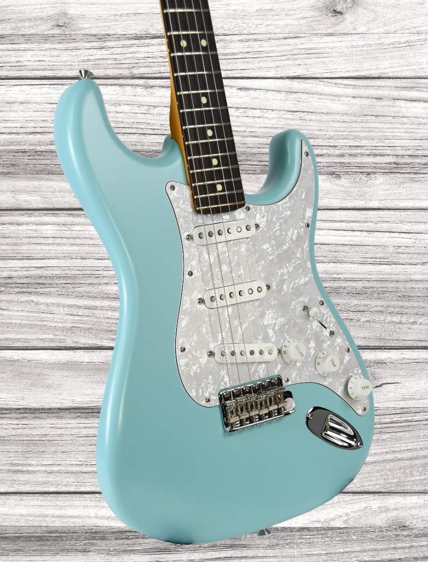 fender-cory-wong-strat-daphne-blue-edicao-limitada_65d7780c1304a.png