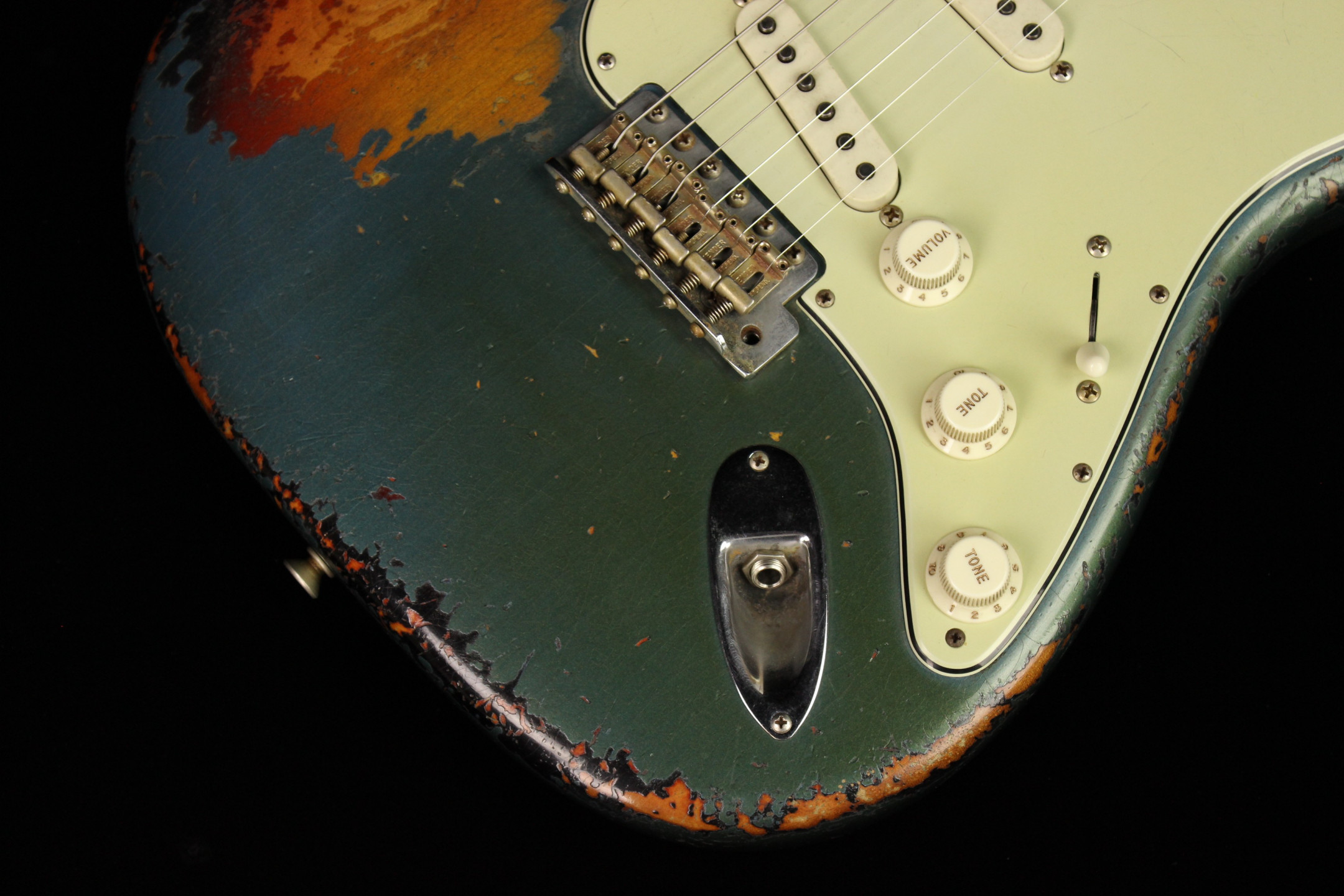 fender-custom-1963-stratocaster-heavy-relic-masterbuilt-dale-wilson_6a33c86cf1730.jpg