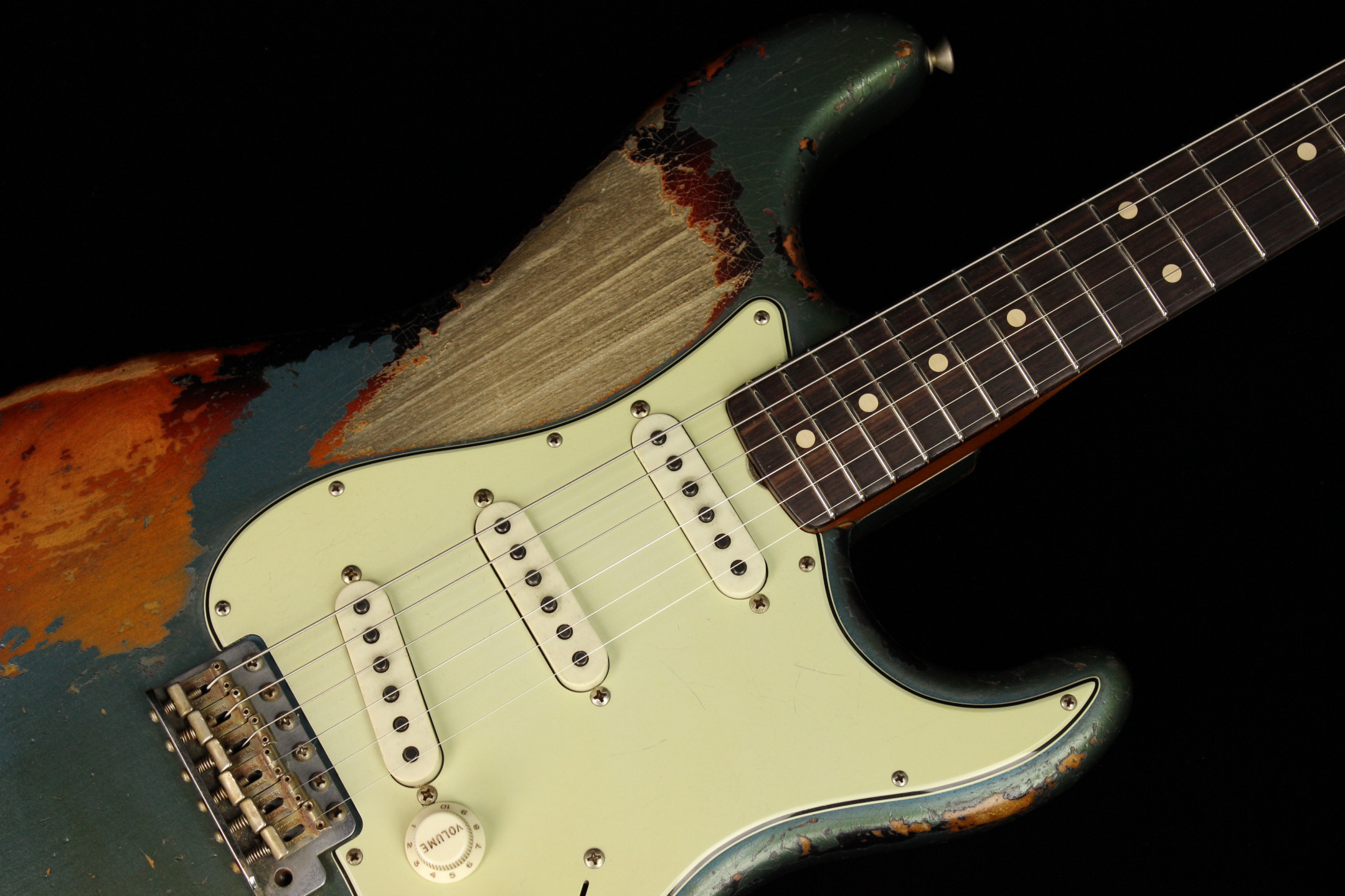 fender-custom-1963-stratocaster-heavy-relic-masterbuilt-dale-wilson_6a33c86f12d0e.jpg