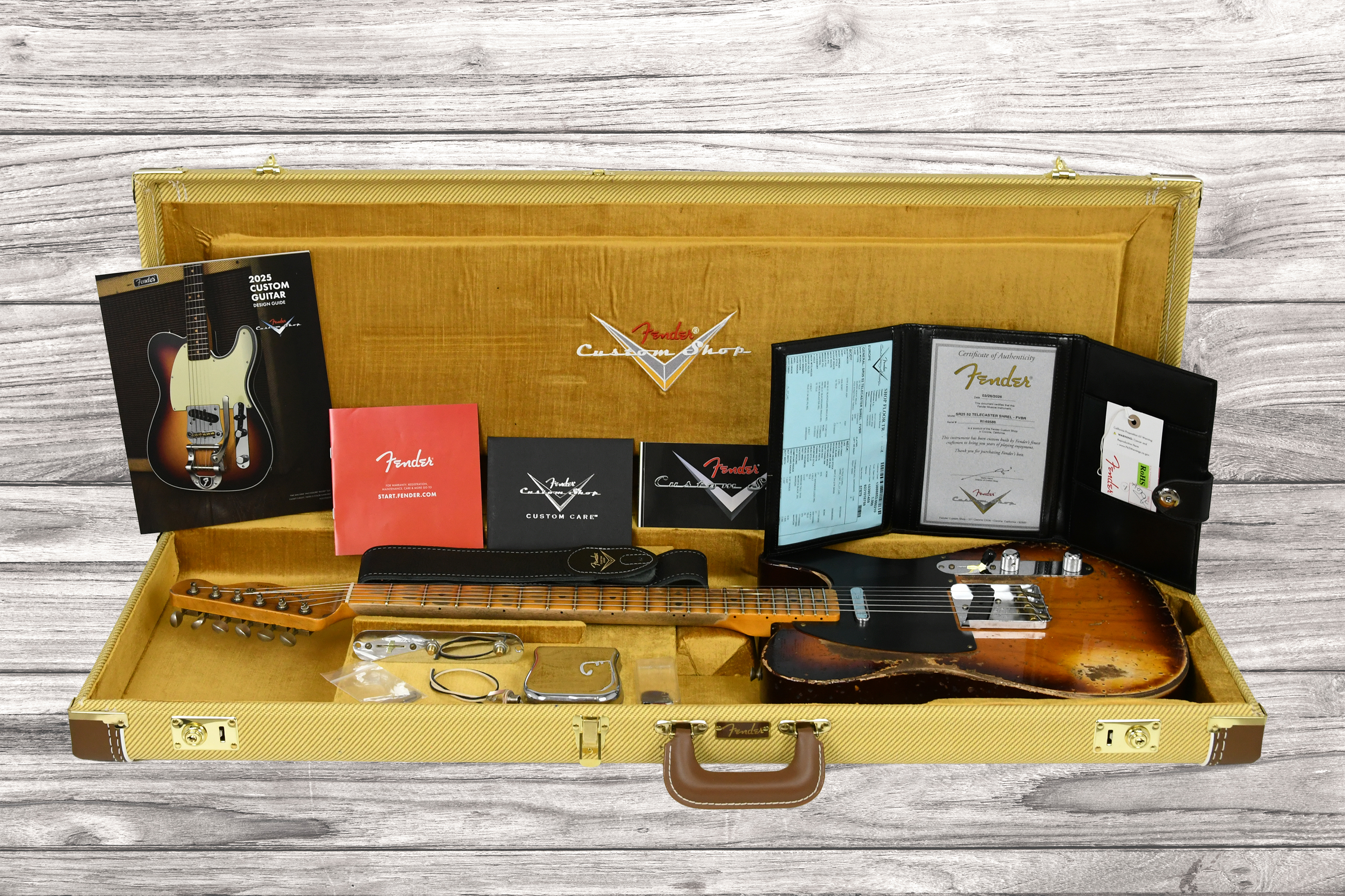 fender-custom-shop-1952-telecaster-super-heavy-relic-1-piece-quartersawn-mn-aged-2-color-sunburst_6a3d3402cb8e6.jpg