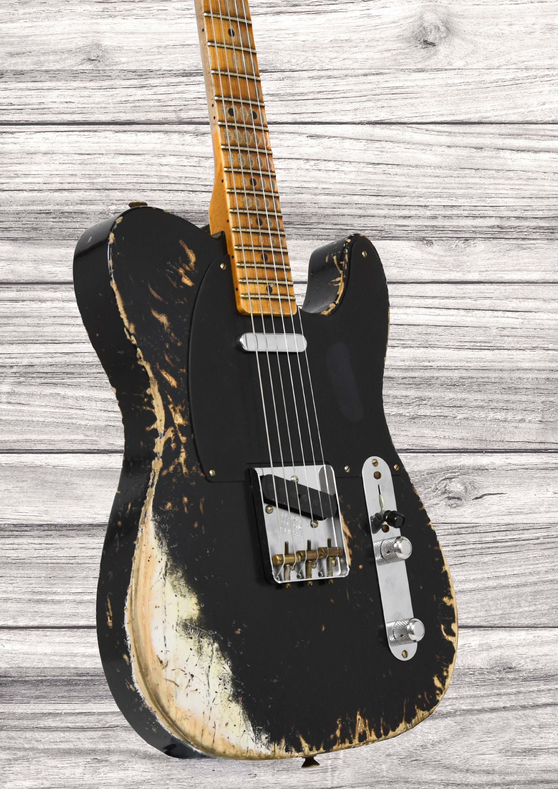 fender-custom-shop-1952-telecaster-super-heavy-relic-1-piece-quartersawn-mn-aged-black_6a5f75dbbebdc.jpg
