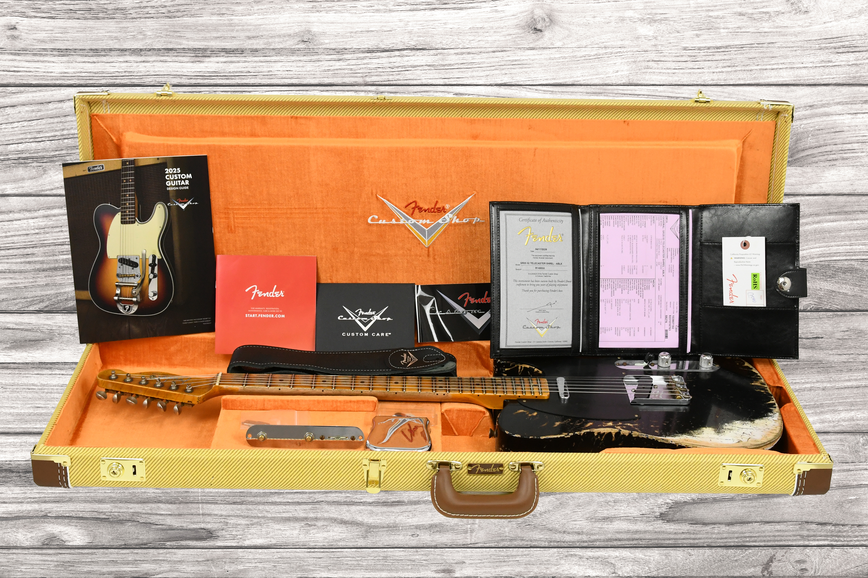 fender-custom-shop-1952-telecaster-super-heavy-relic-1-piece-quartersawn-mn-aged-black_6a5f75f067fc5.jpg