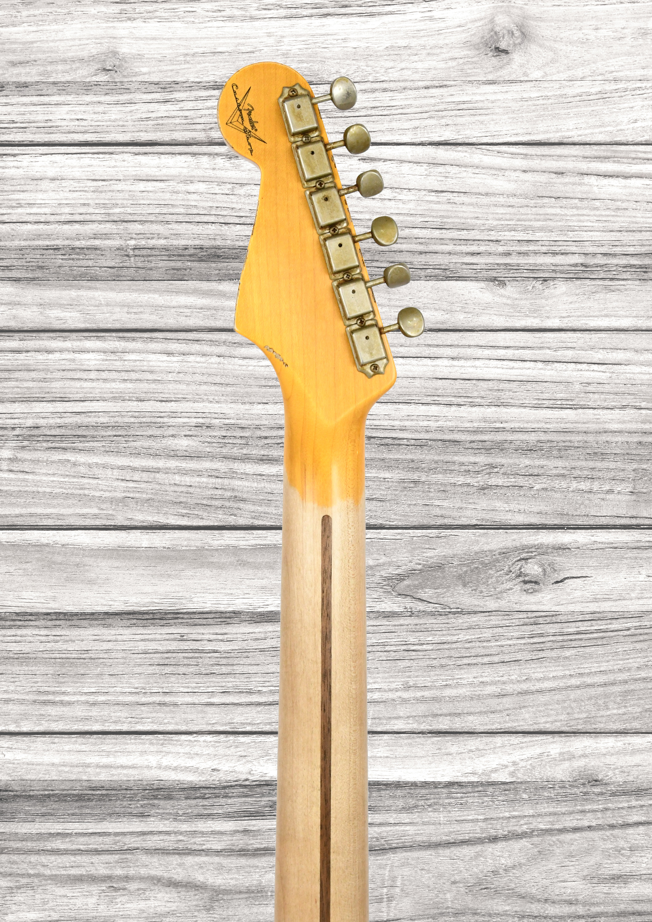 fender-custom-shop-1957-stratocaster-heavy-relic-1-piece-quartersawn-mn-black_6a5a4335901a4.jpg
